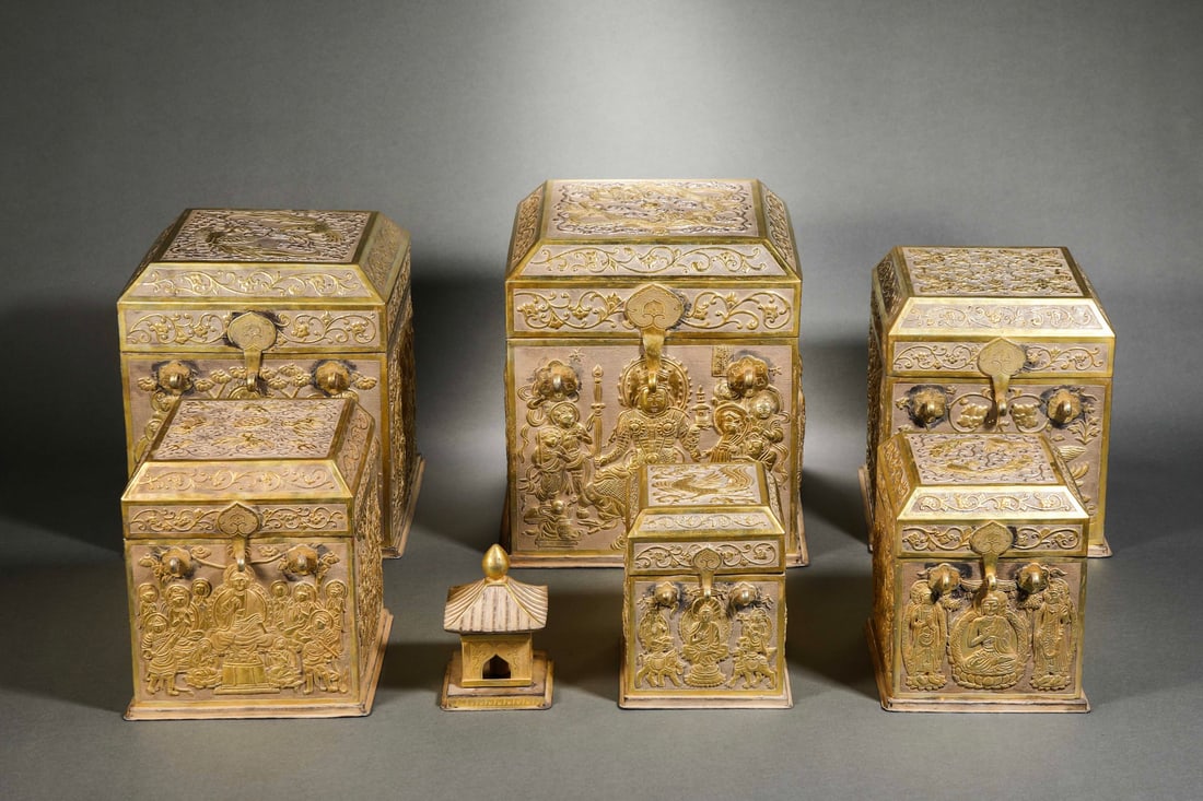 Pre-Ming dynasty silver gilt relic - 3