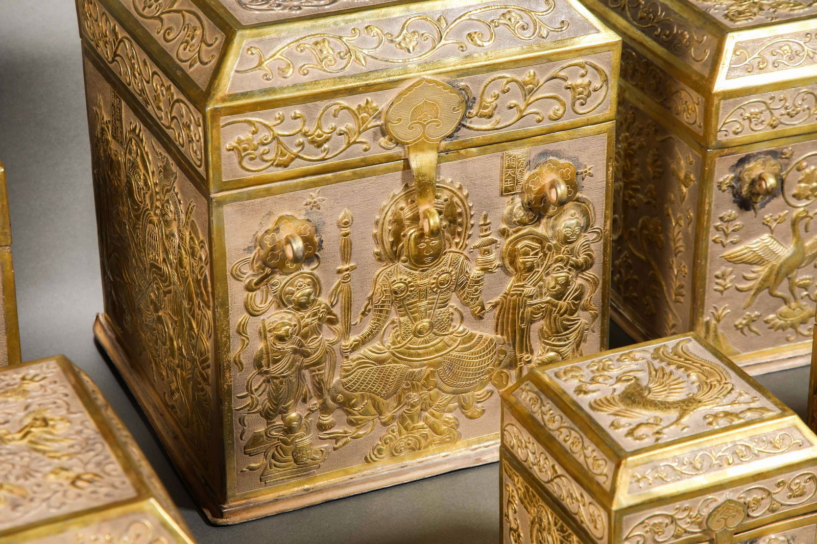 Pre-Ming dynasty silver gilt relic - 4