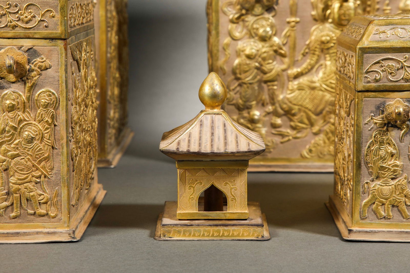 Pre-Ming dynasty silver gilt relic - 5