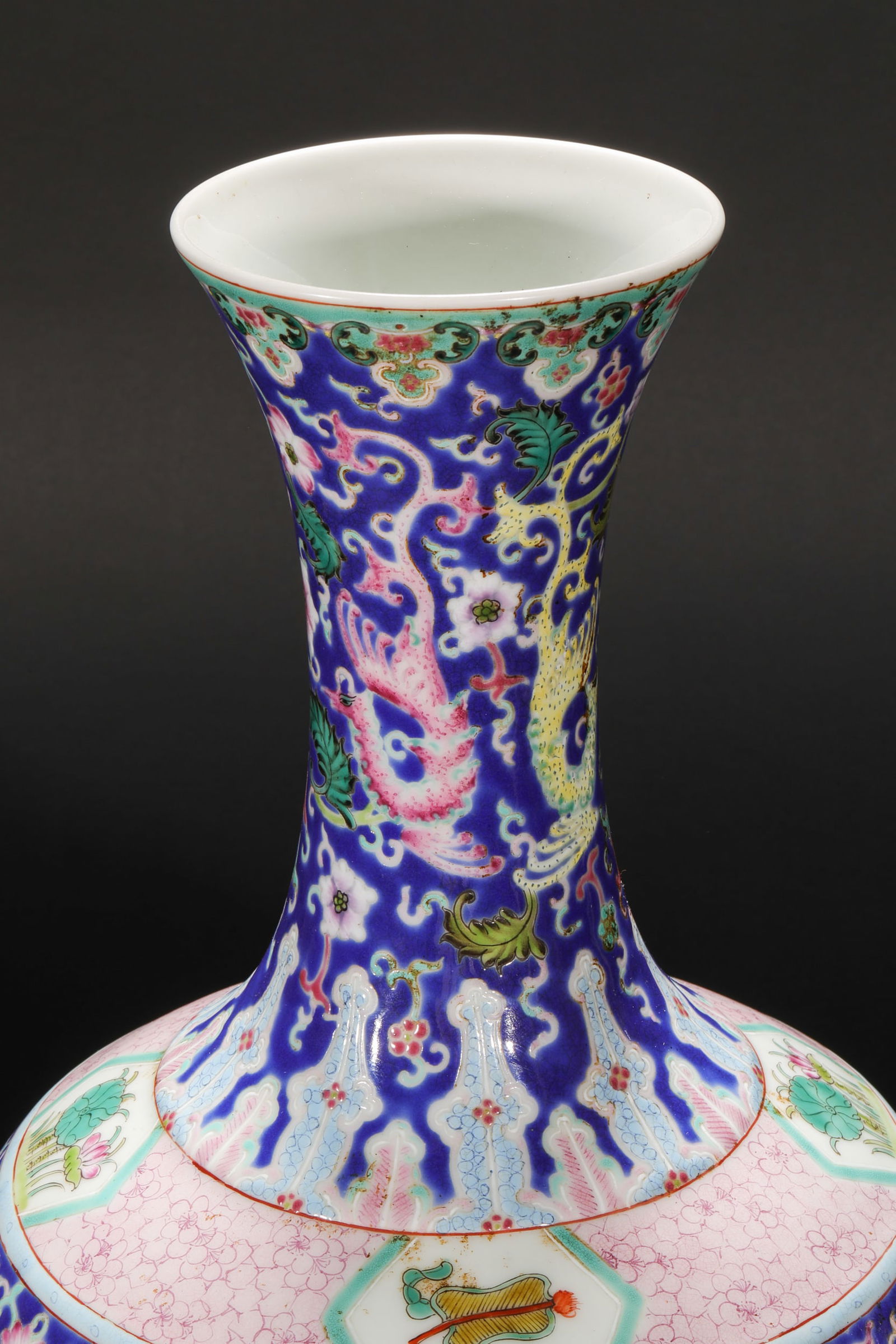 Qing Dynasty pastel window vase with dragon pattern - 3