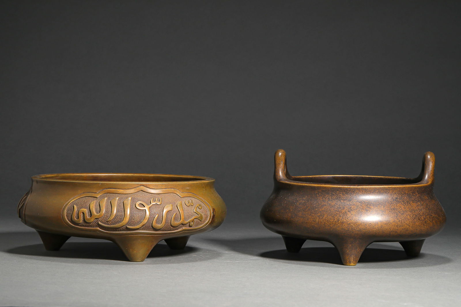 Ming Dynasty copper three-legged stove - 3