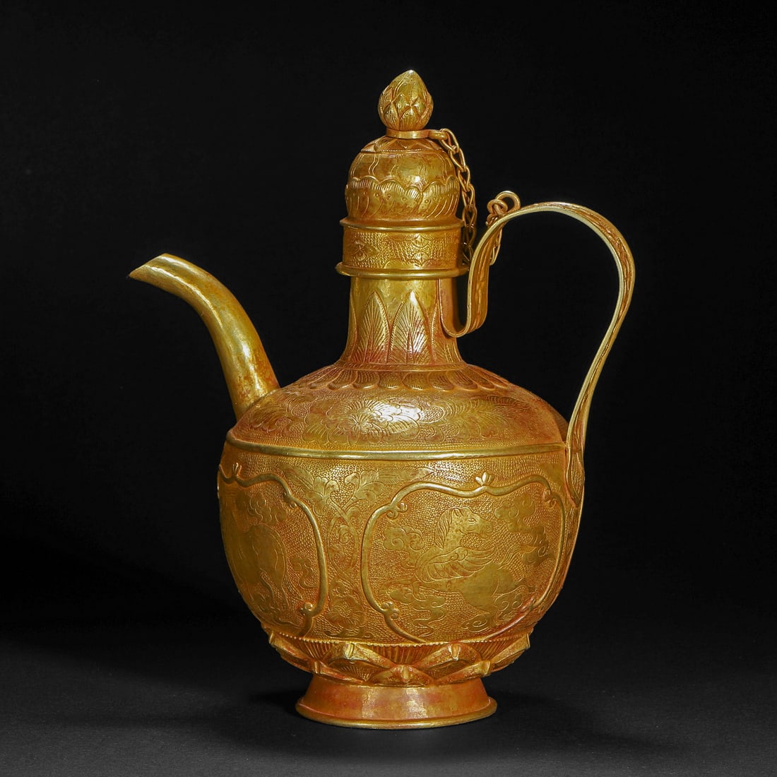 Pre-Ming Dynasty gold teapot with Tianma pattern: Pre-Ming Dynasty gold teapot with Tianma patternH18cm W14.5cm Weight332.5g