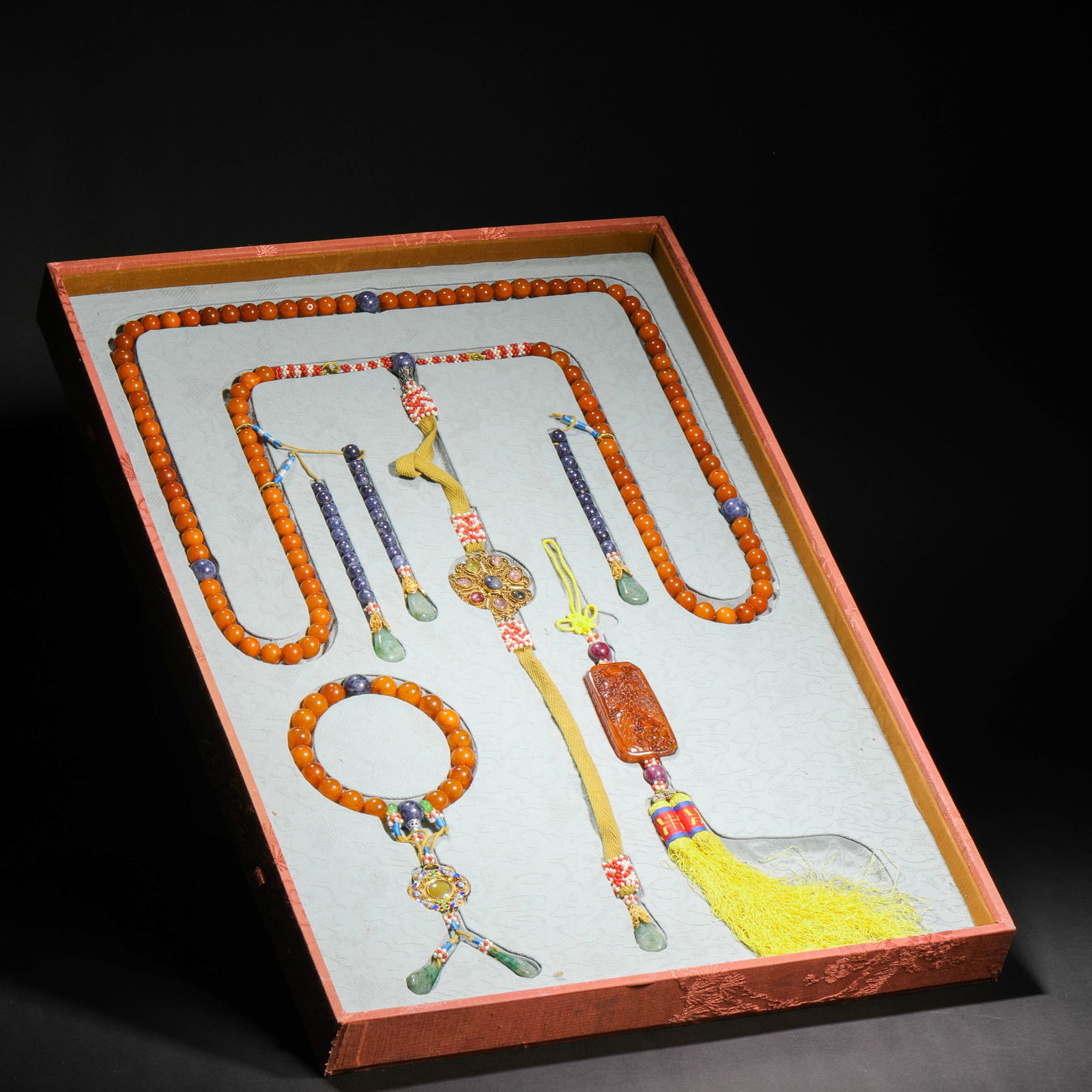 A set of beeswax beads from the Qing Dynasty: A set of beeswax beads from the Qing DynastyDiameter1.2cm