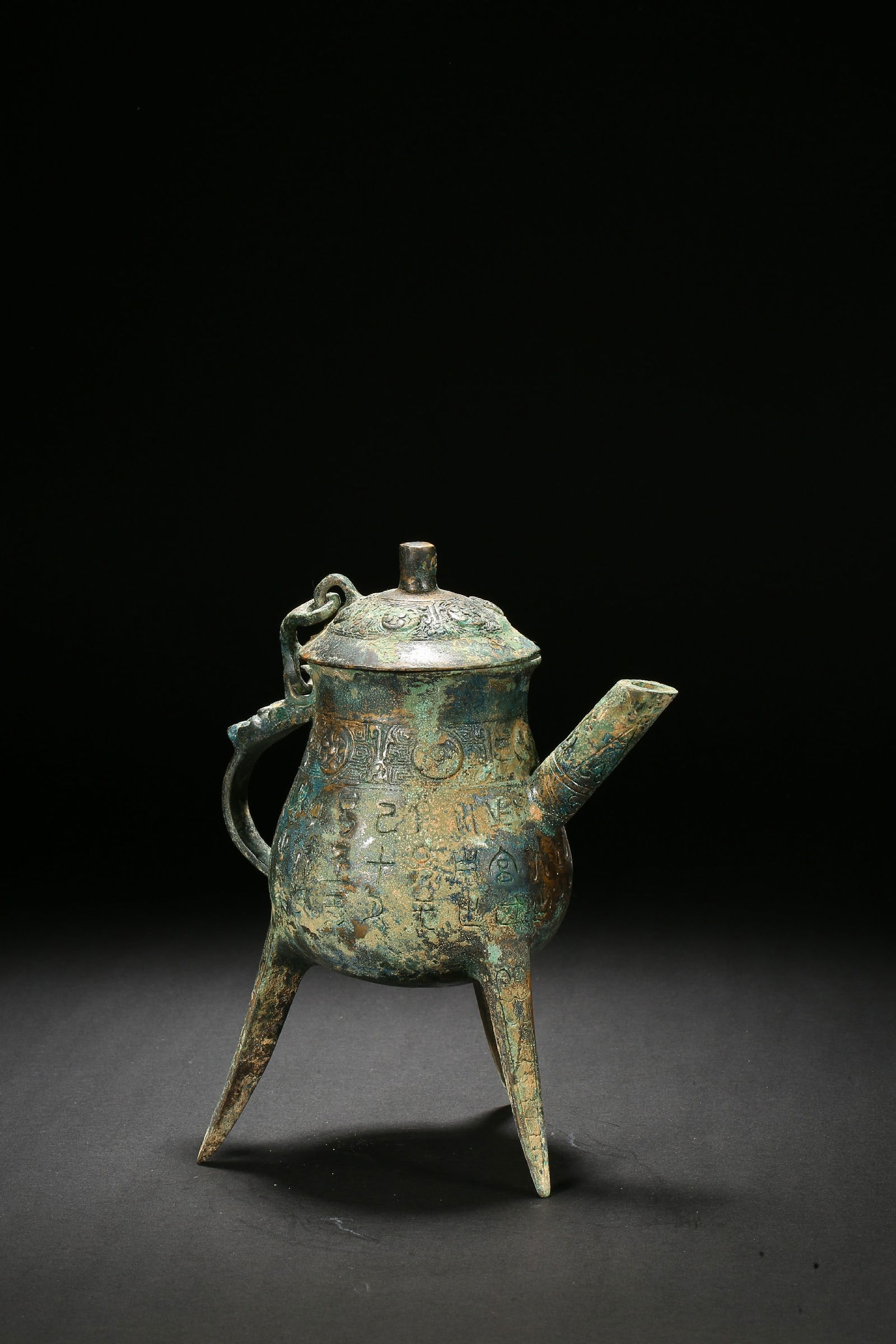 Han Dynasty bronze three-legged pot - 5