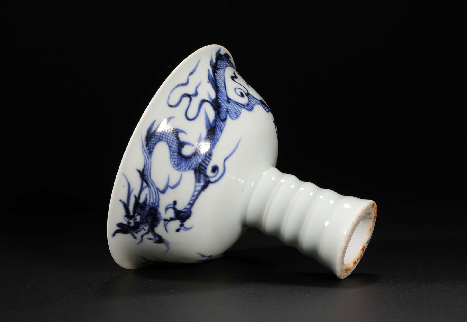 Ming Dynasty blue and white dragon pattern goblet - 4