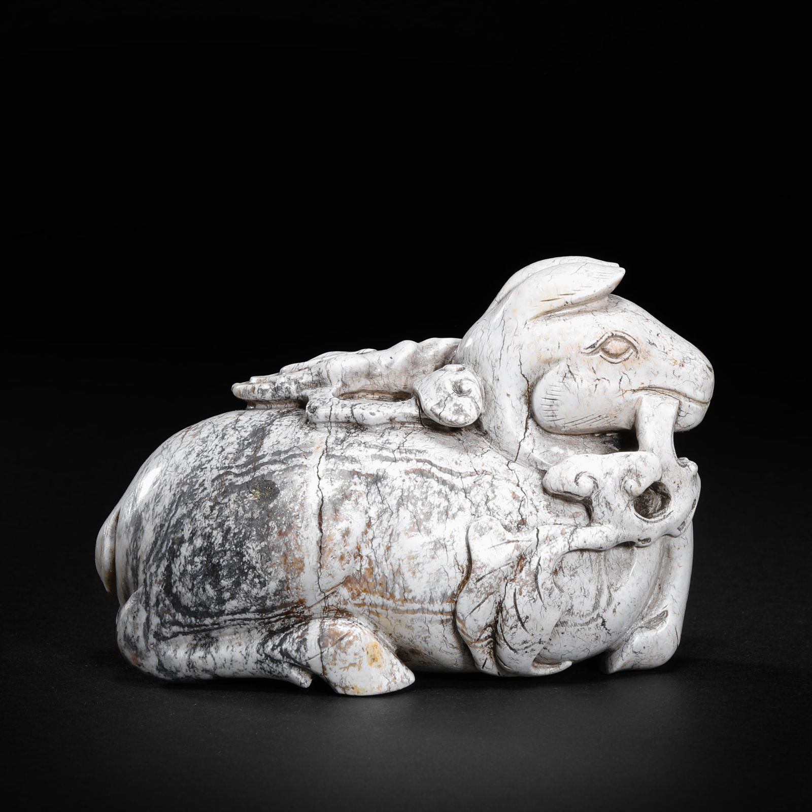 Pre-Ming Dynasty jade Manqin auspicious animal ornaments: Pre-Ming Dynasty jade Manqin auspicious animal ornamentsH5.5cm W8cm Weight283g