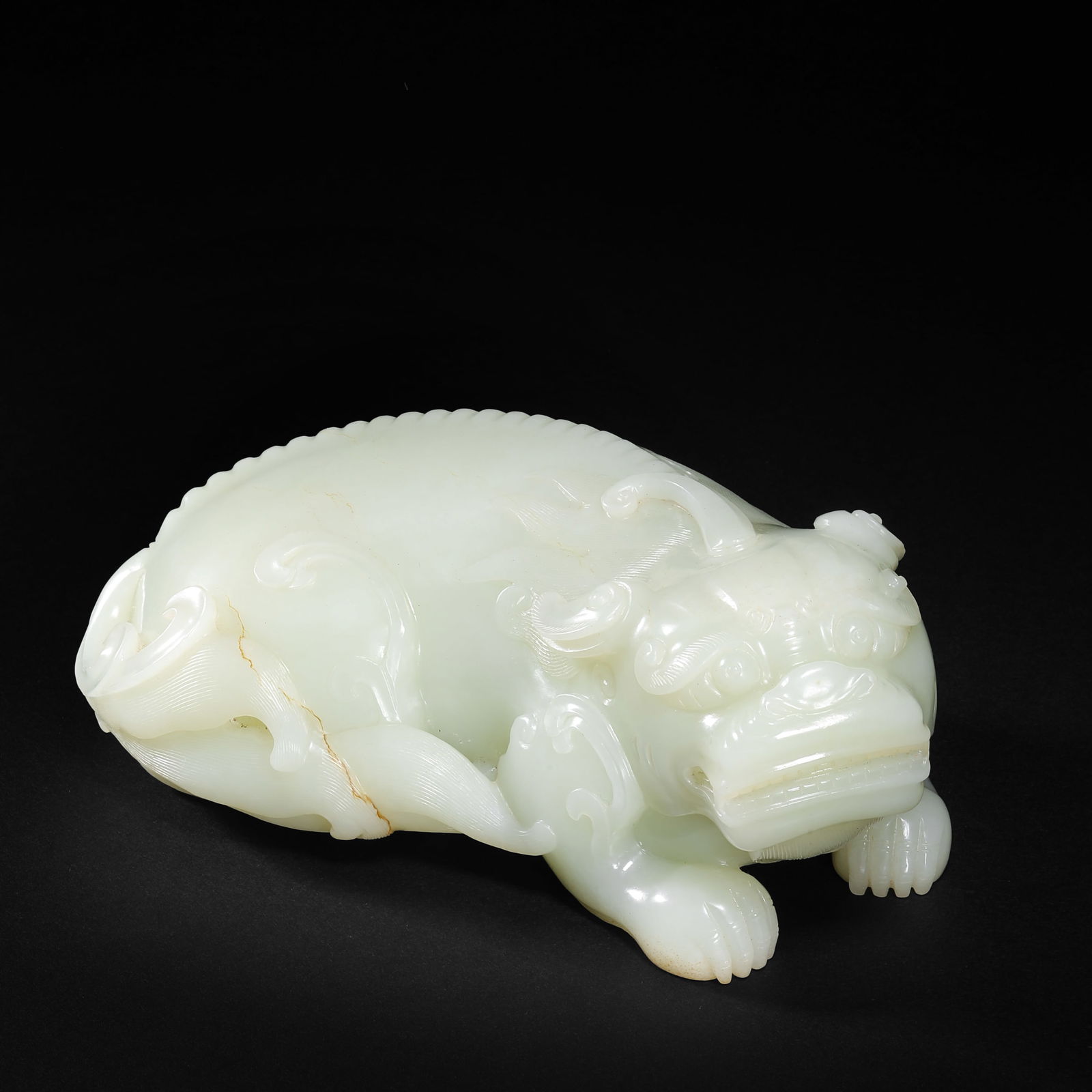 Qing Dynasty Hetian jade and auspicious animal ornaments: Qing Dynasty Hetian jade and auspicious animal ornamentsH7cm W17cm Weight1736g