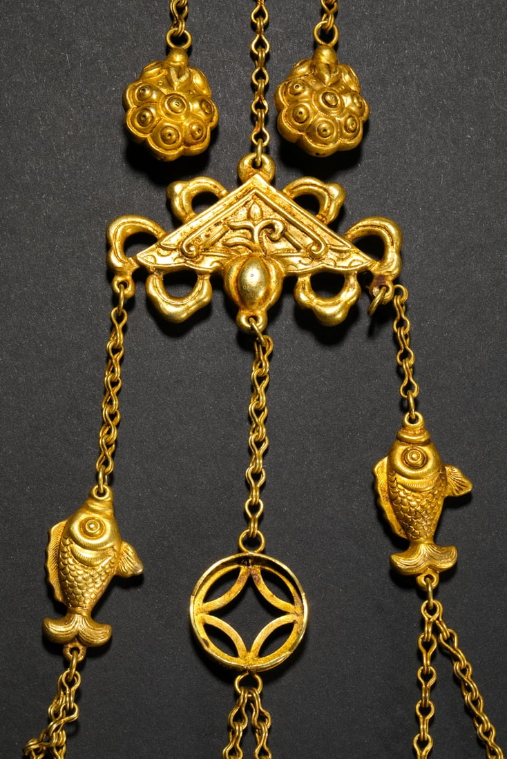 Pre-Ming Dynasty silver gilt pendants - 13