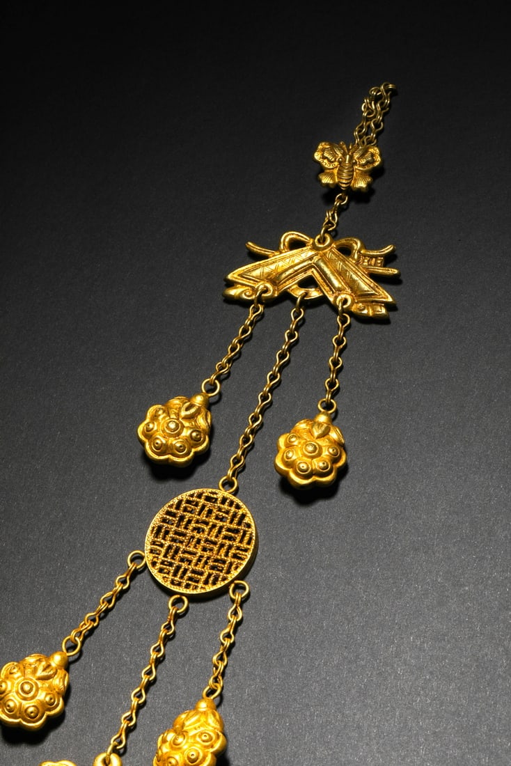 Pre-Ming Dynasty silver gilt pendants - 5