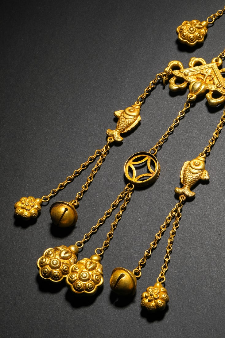 Pre-Ming Dynasty silver gilt pendants - 8