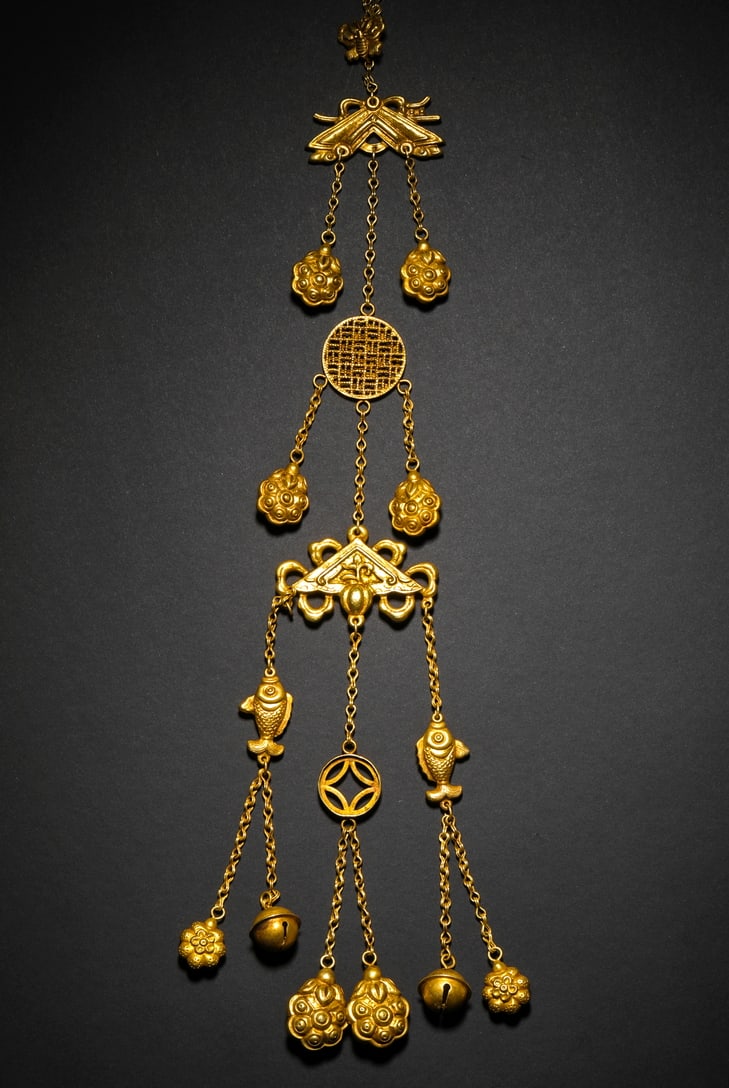 Pre-Ming Dynasty silver gilt pendants - 9