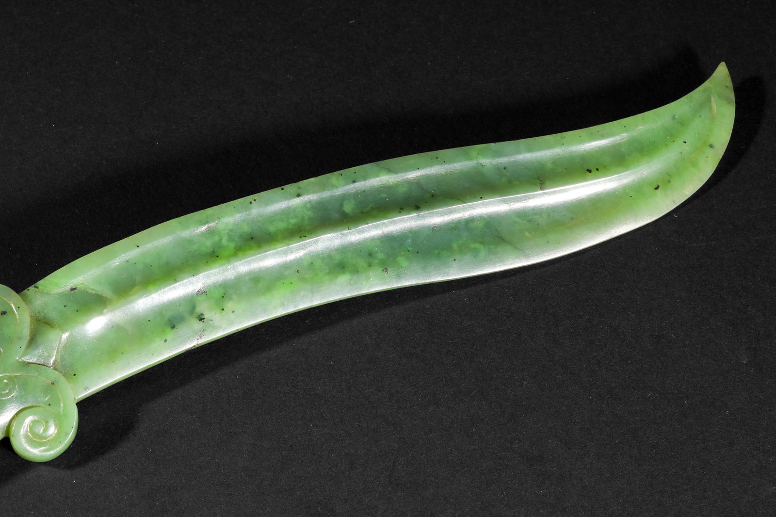 Pre-Ming Dynasty Jasper Blade with Exploded Pearl Scabbard - 11