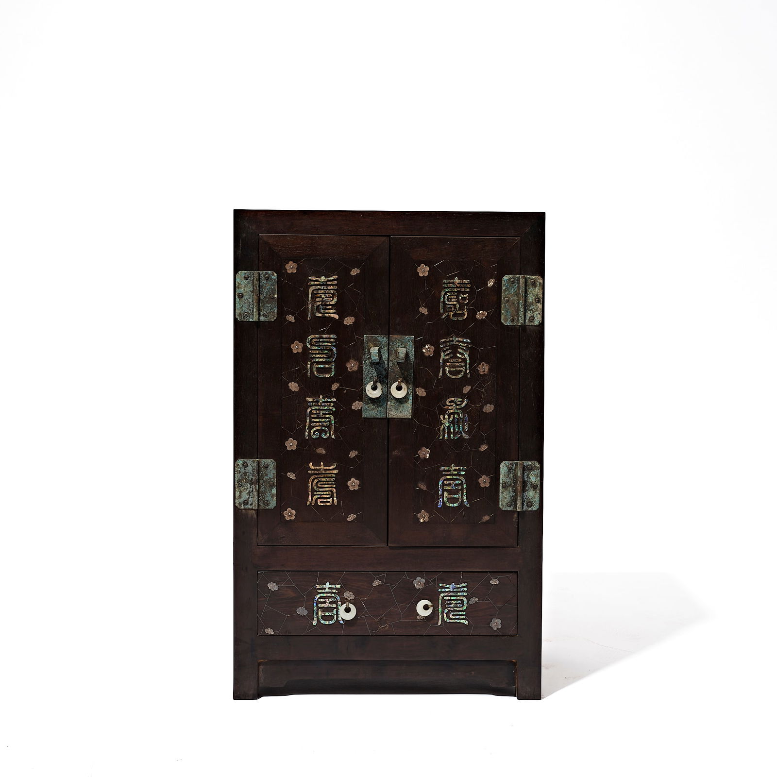 Qing Dynasty red sandalwood inlaid mother-of-pearl longevity cabinet: Qing Dynasty red sandalwood inlaid mother-of-pearl longevity cabinetH60cm W38cm