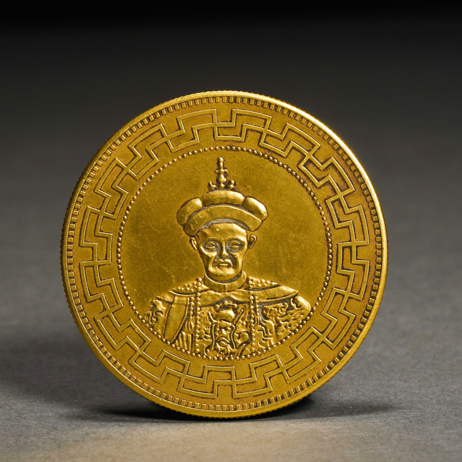 Qing Dynasty Daoguang first year gold figure coin: Qing Dynasty Daoguang first year gold figure coinDiameter3.95cm Wight37g