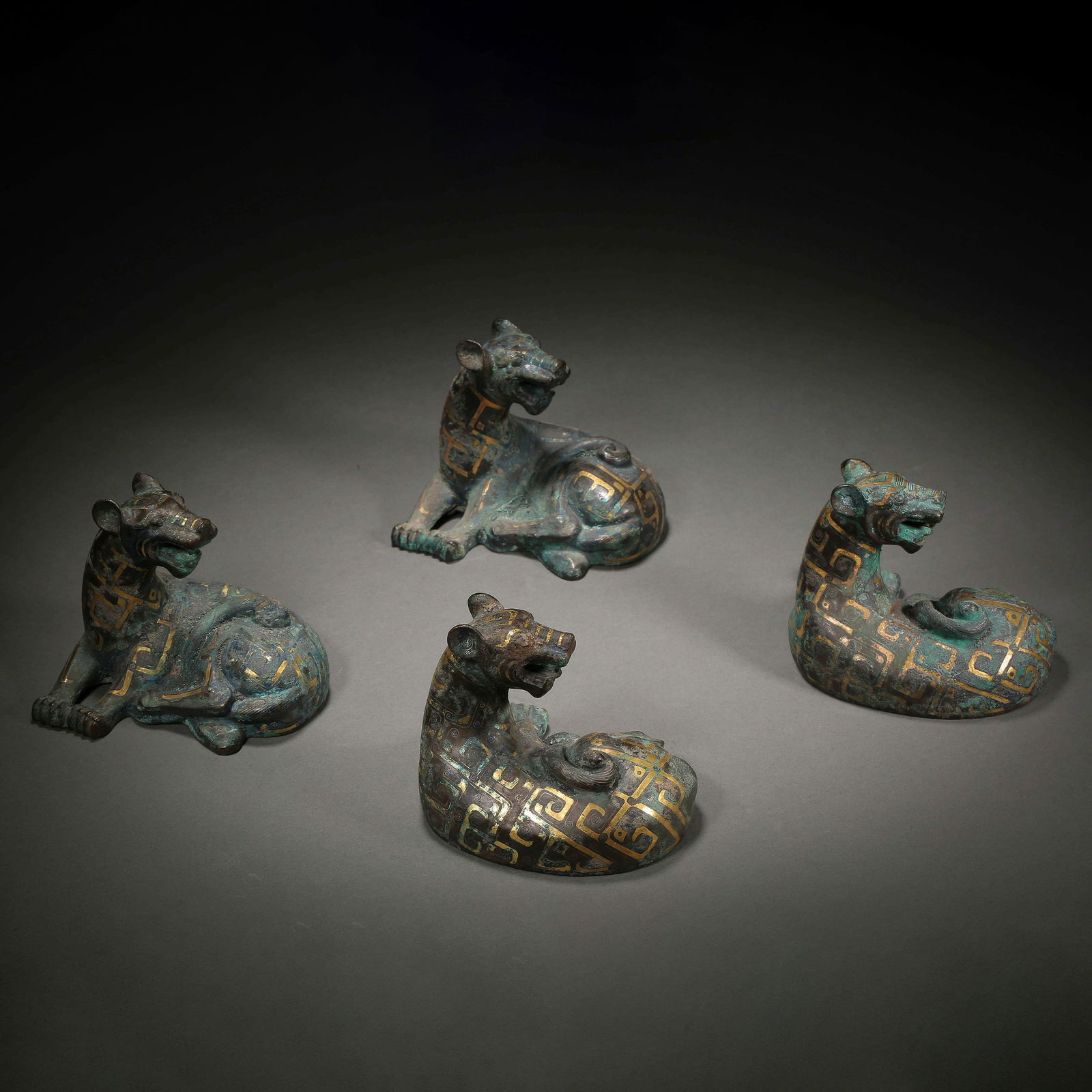 Han Dynasty gold and silver animal head paperweight: Han Dynasty gold and silver animal head paperweightH9cm W10.5cm Weight3924g