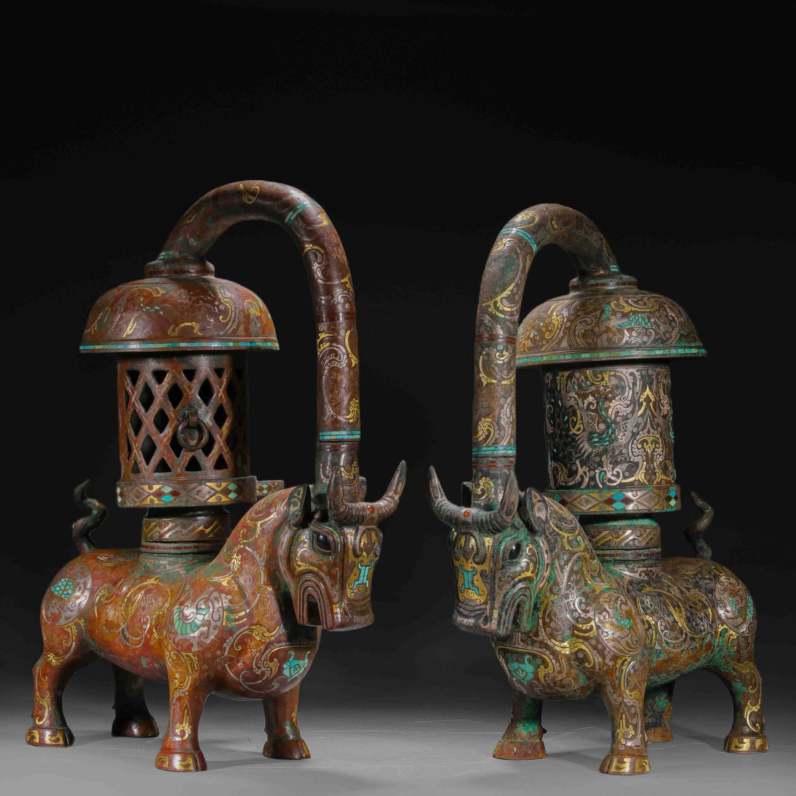 Han Dynasty gold and silver cow lamp: Han Dynasty gold and silver cow lampH57cm W42cm