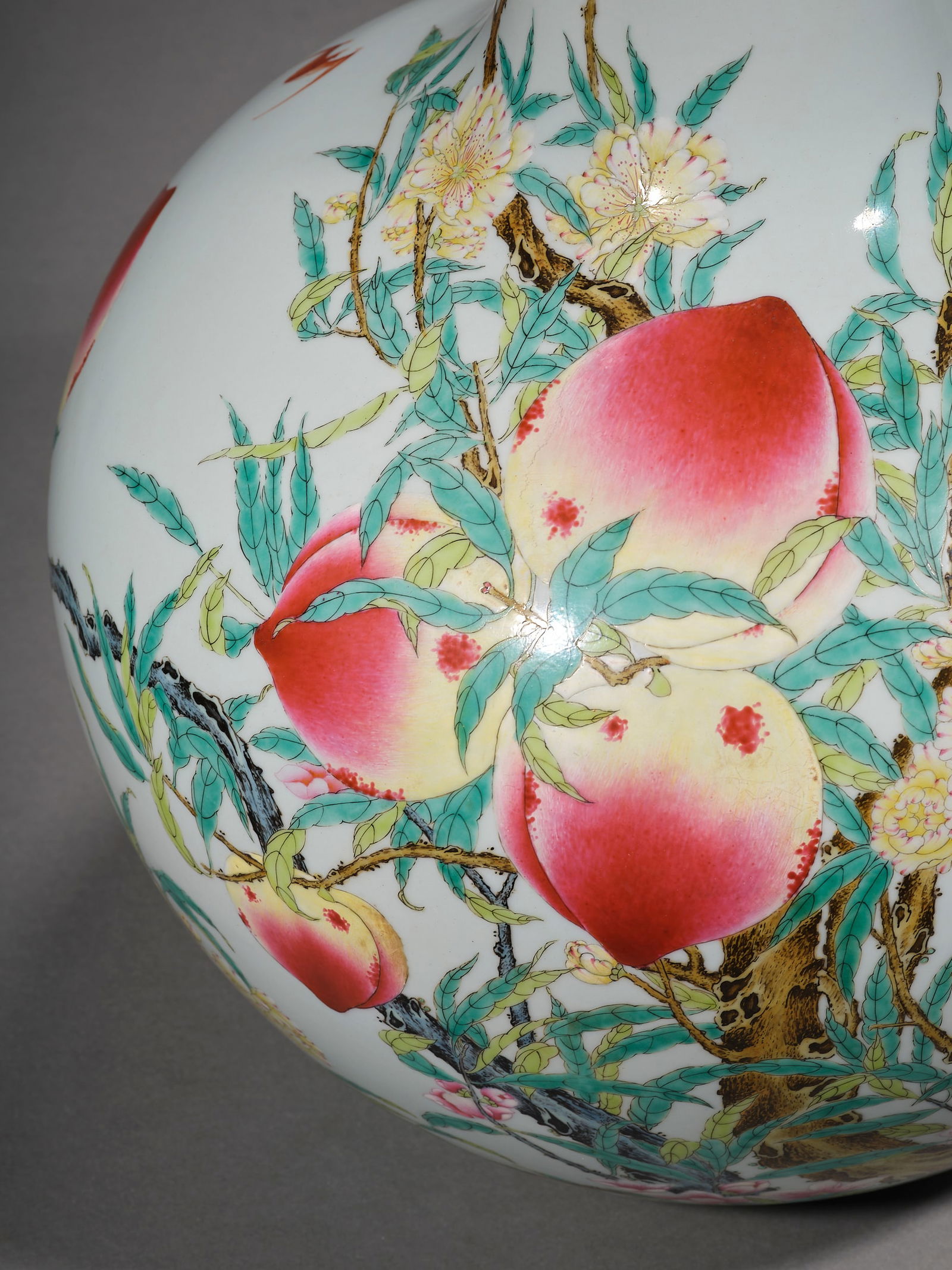 Qianlong style famille rose peach celestial sphere vase - 7