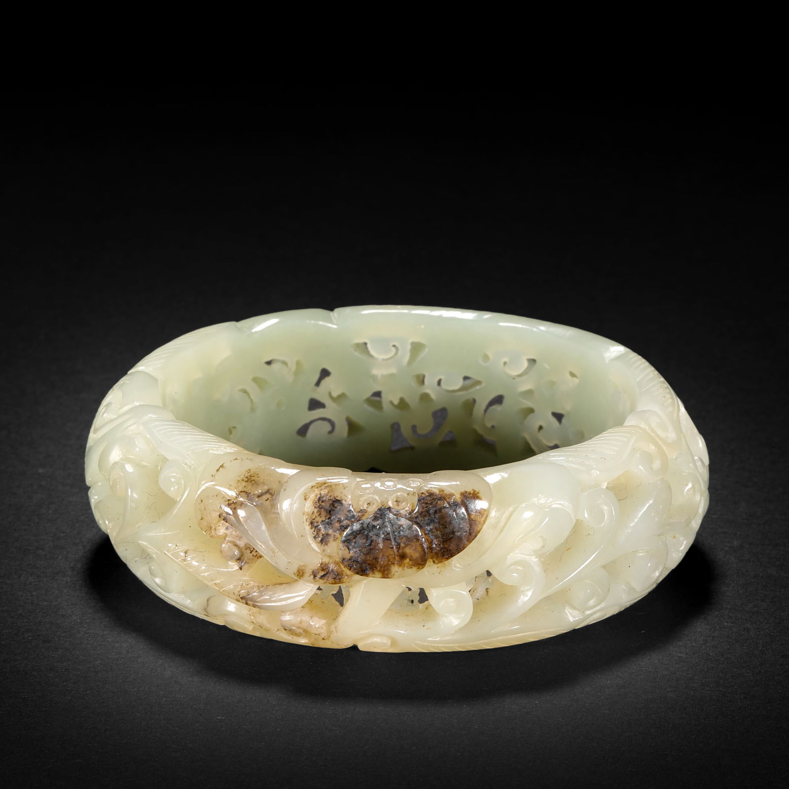 Qing Dynasty Hotan Jade Carved Bracelet: Qing Dynasty Hotan Jade Carved BraceletD8cm Weight74g