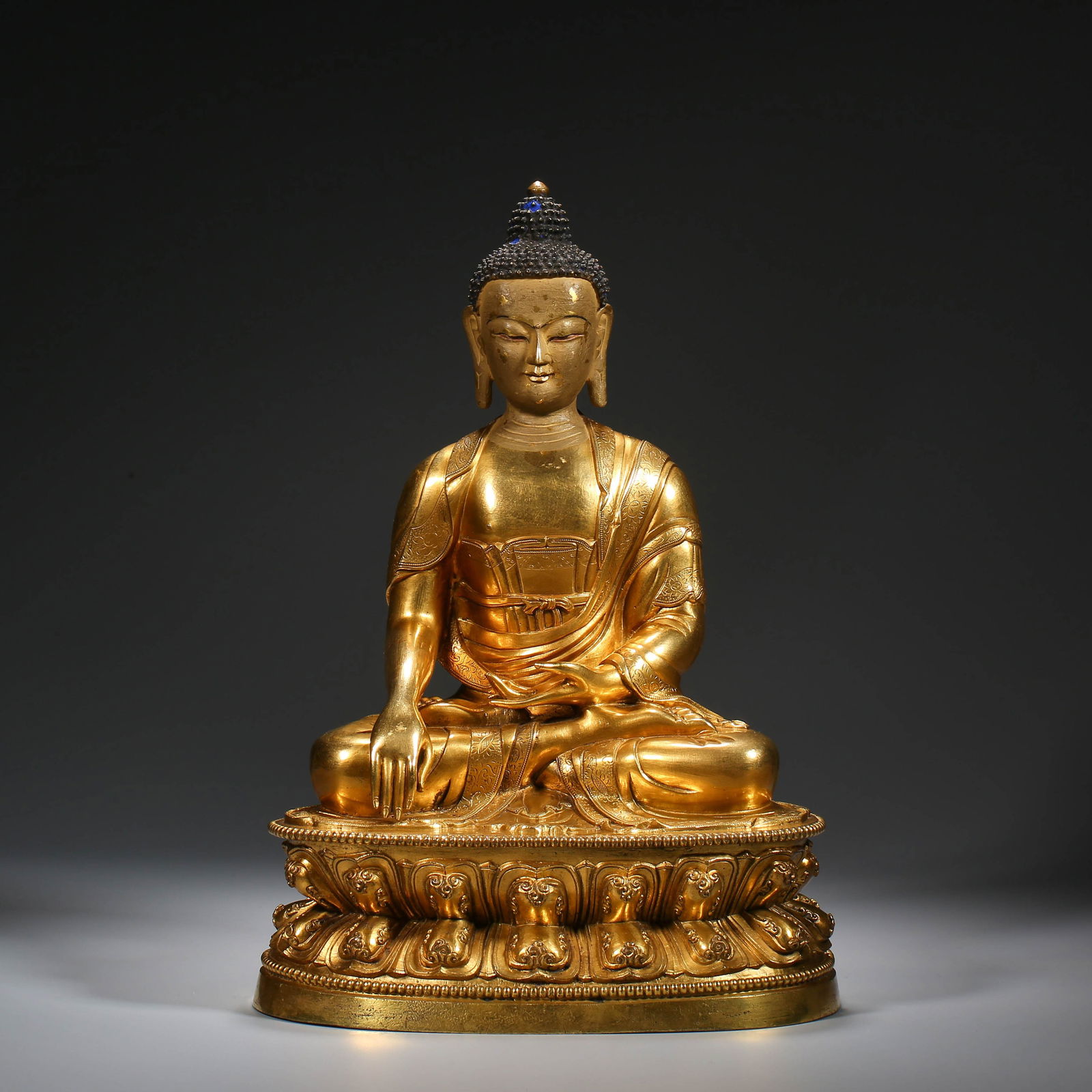 Qing Dynasty gilt bronze Sakyamuni Seated Buddha": Qing Dynasty gilt bronze SakyamuniSeated Buddha"H35cm W24cm