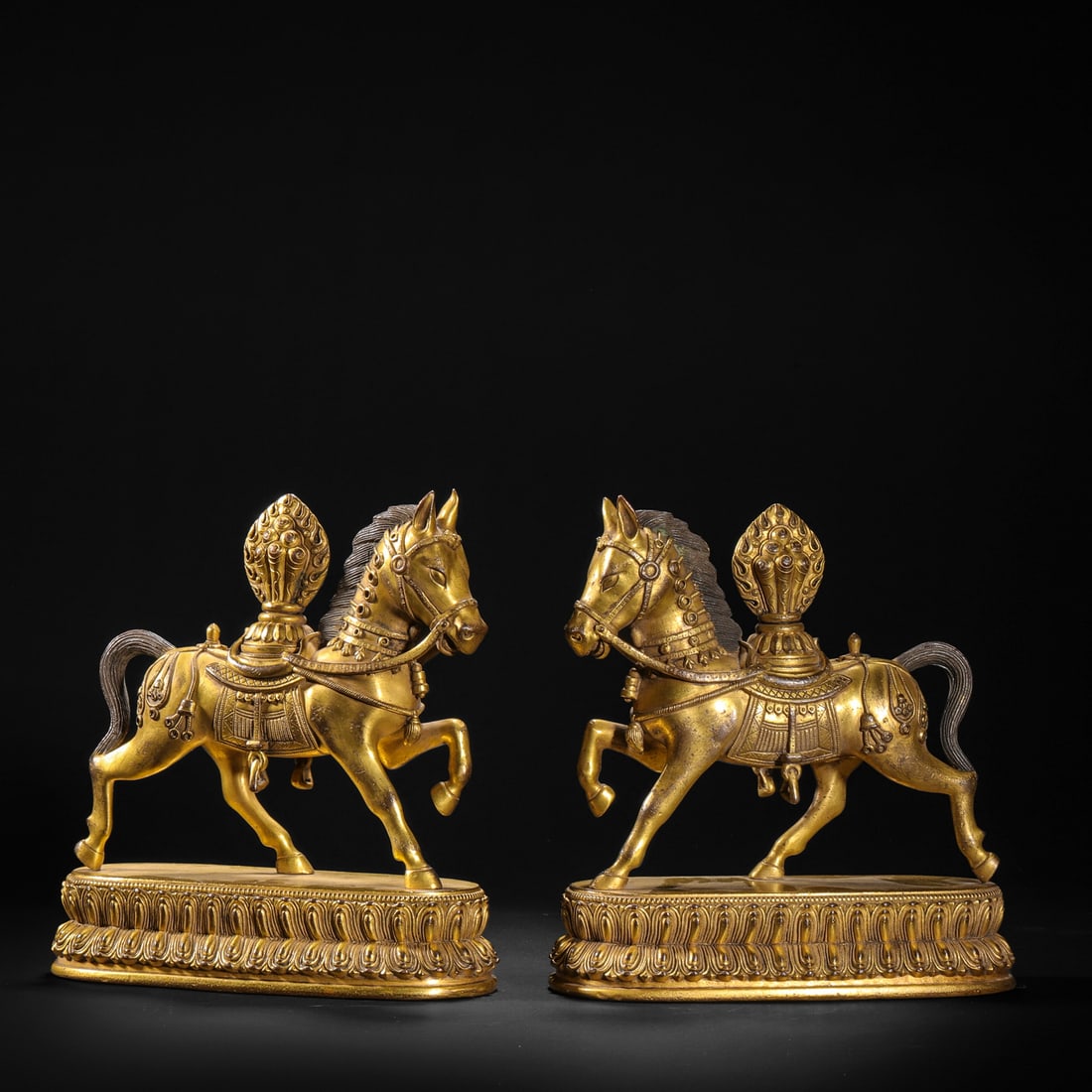 Ming Dynasty gilt bronze Buddhist horse statue: Ming Dynasty gilt bronze Buddhist horse statueH19cm W17cm