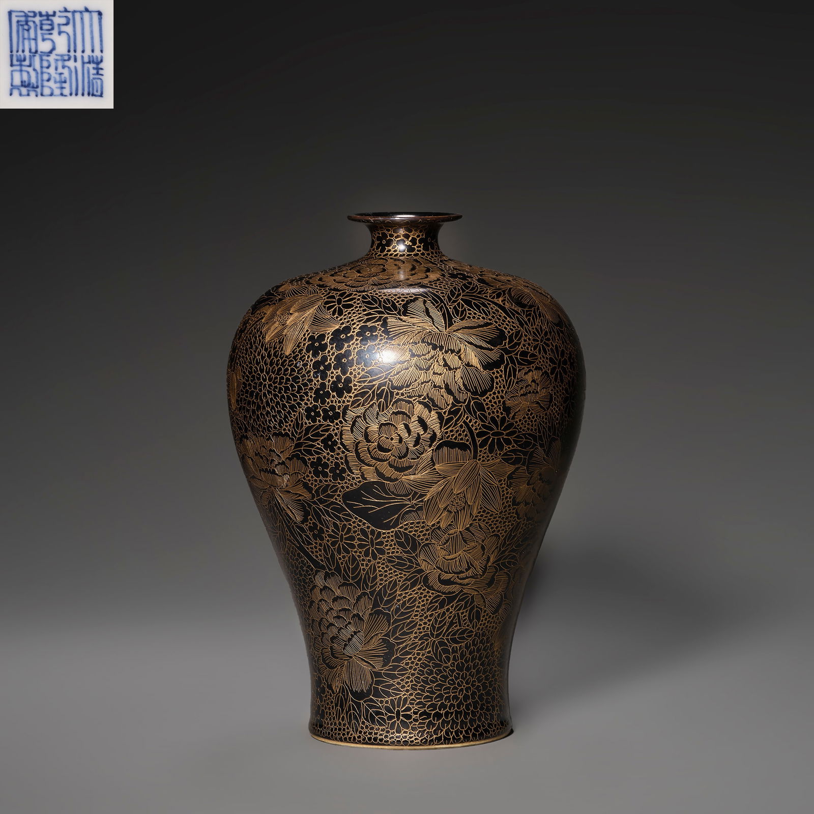 Qianlong period, Qing Dynasty, black-glazed gold floral plum vase: Qianlong period, Qing Dynasty, black-glazed gold floral plum vaseH30cm W20cm