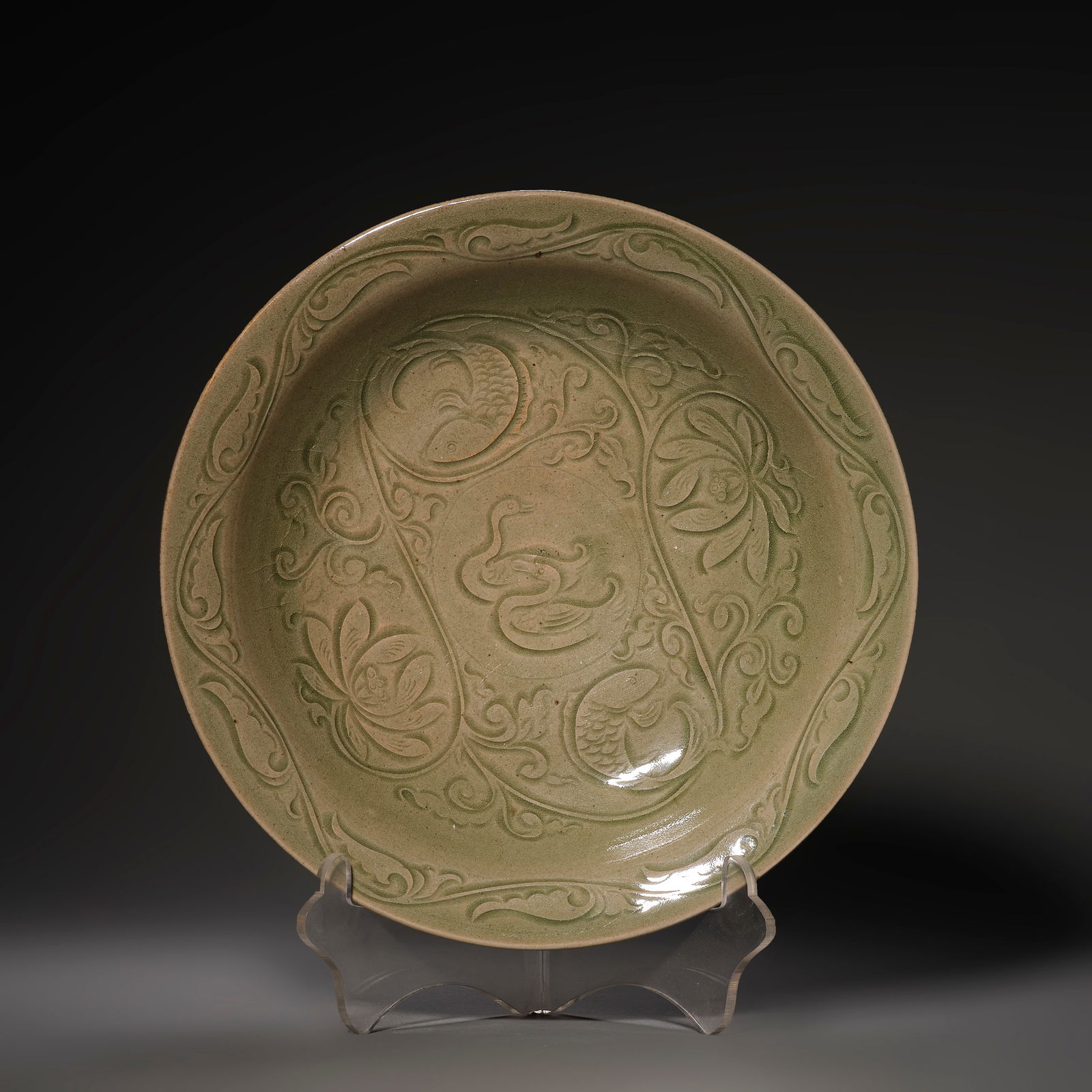Yaozhou kiln celadon flower plate before Ming Dynasty: Yaozhou kiln celadon flower plate before Ming DynastyH4.5cm W25cm