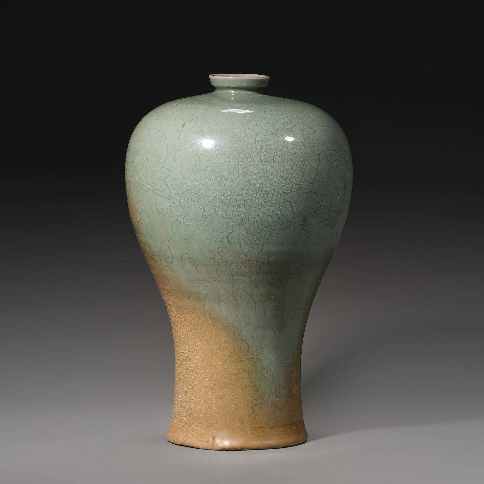 Pre-Ming Dynasty Yaozhou kiln secretly carved plum vase with floral pattern: Pre-Ming Dynasty Yaozhou kiln secretly carved plum vase with floral patternH42cm W25.5cm