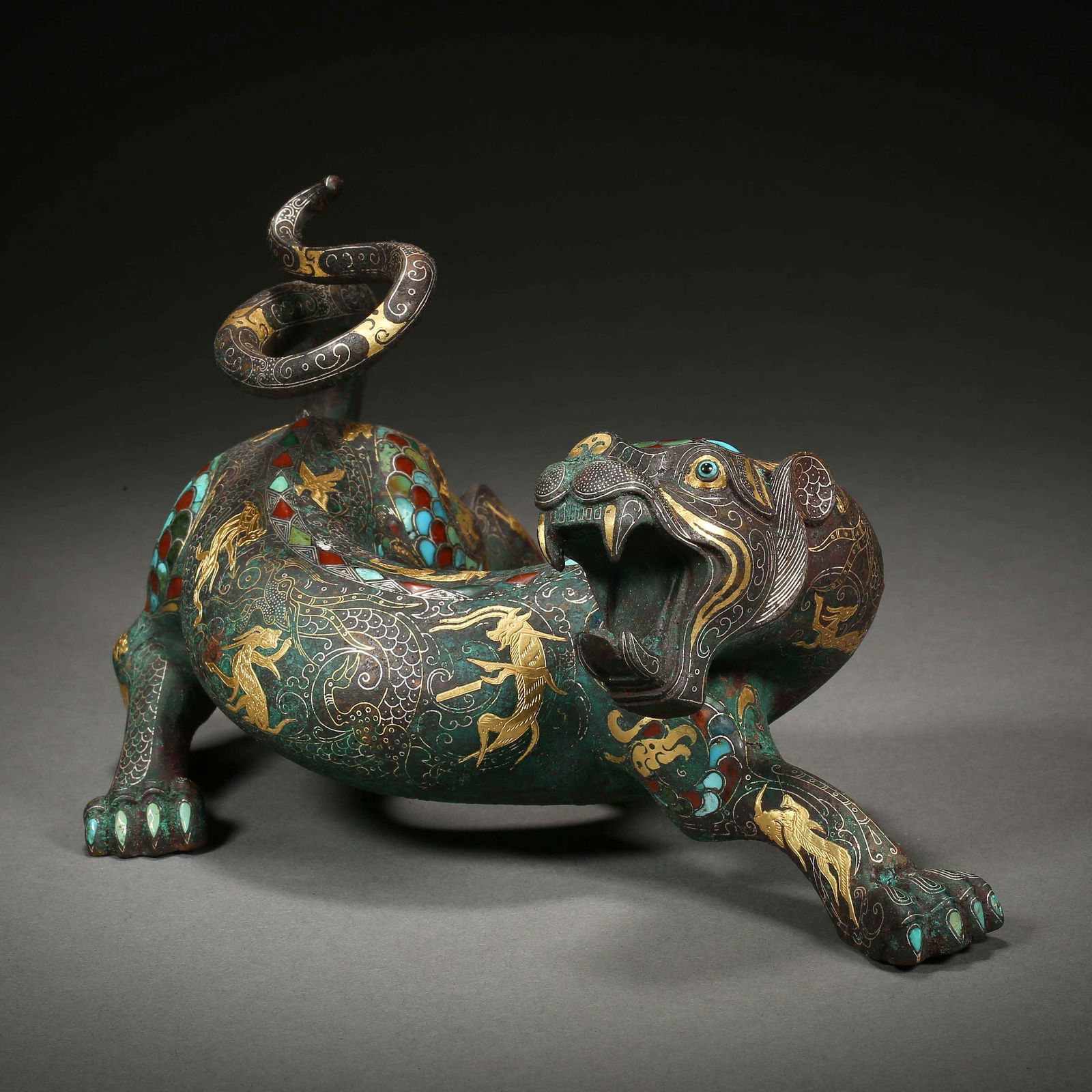 Gold and silver tiger of Han Dynasty: Gold and silver tiger of Han DynastyH14cm W24cm Weight1944g