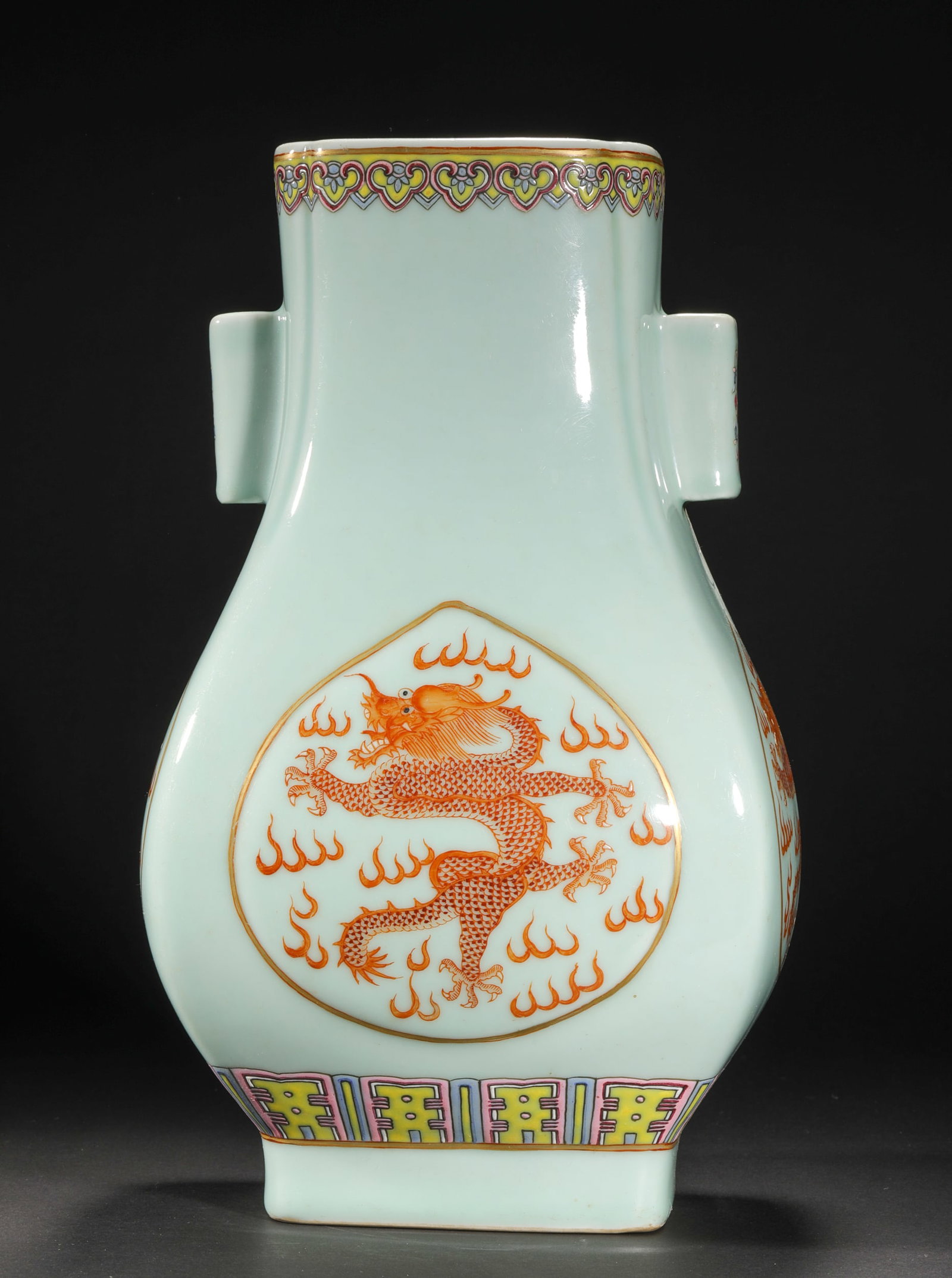 Qing Dynasty azure pastel flat vase with dragon pattern - 3