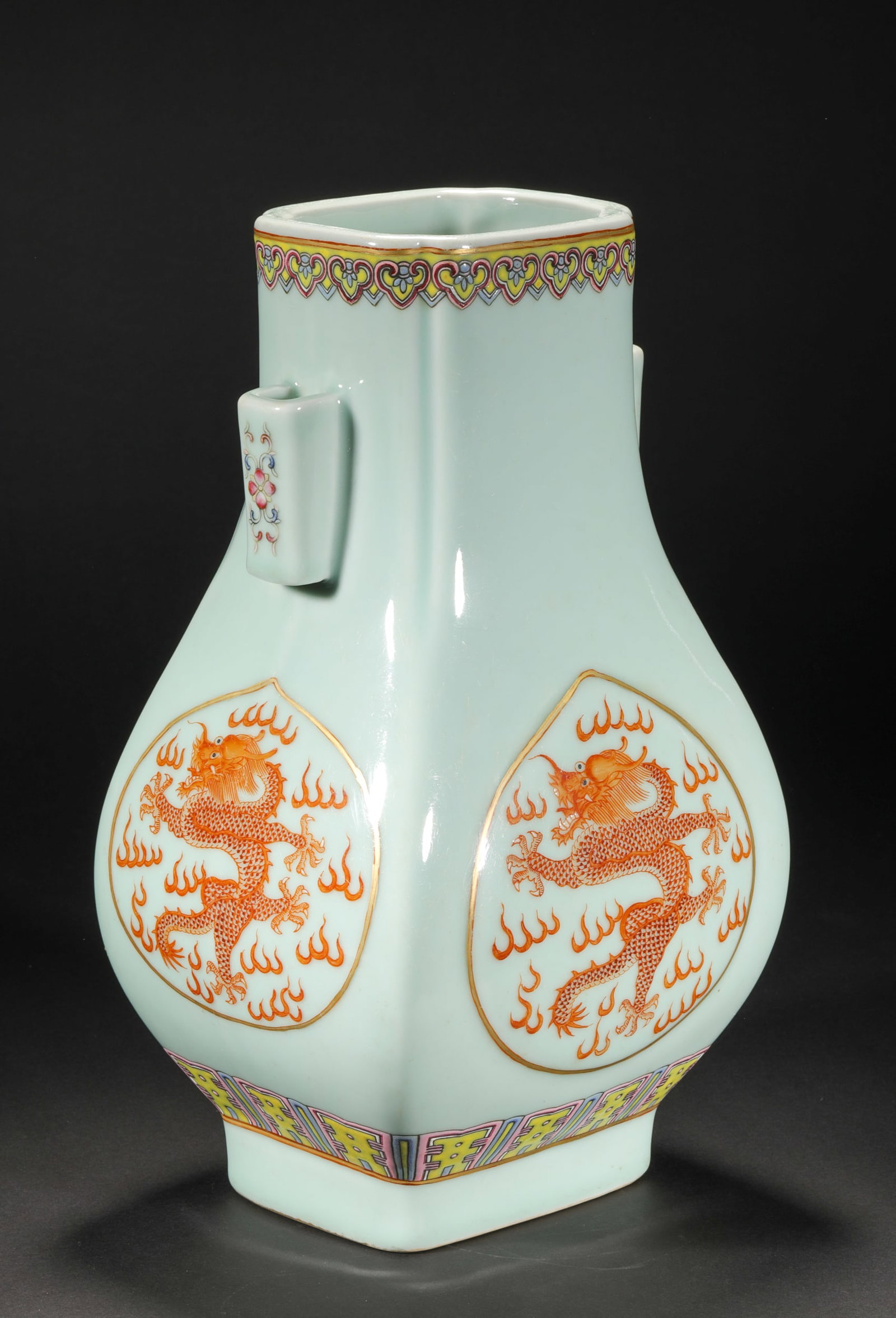 Qing Dynasty azure pastel flat vase with dragon pattern - 5