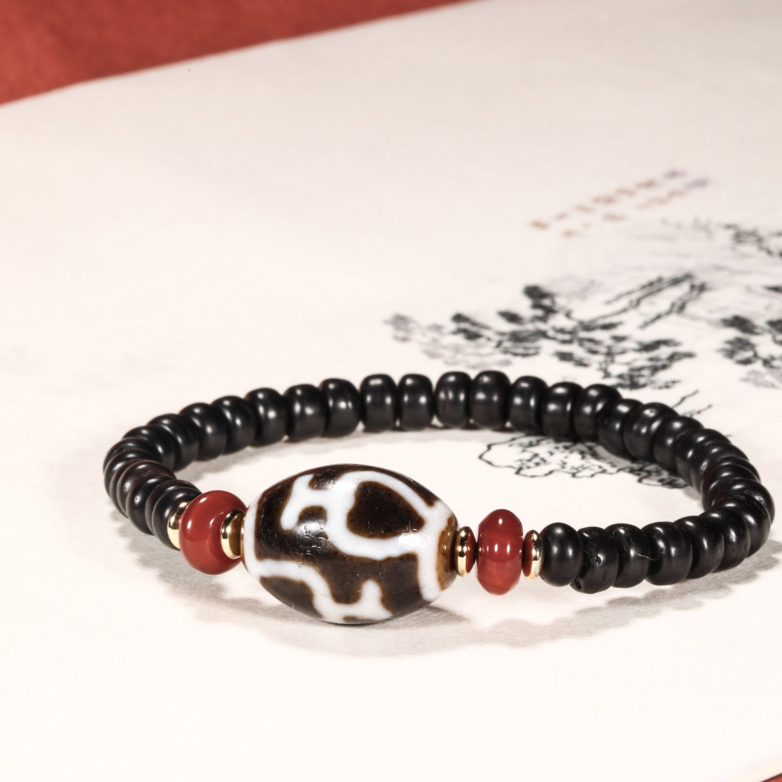 Tang Dynasty Daro Aquarius Dzi Beads: Tang Dynasty Daro Aquarius Dzi BeadsH2.1cm W1.6cm Wight12g