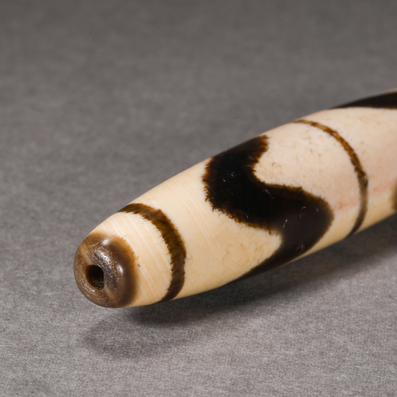 Ming Dynasty Double Tiger Teeth Dzi Beads - 3