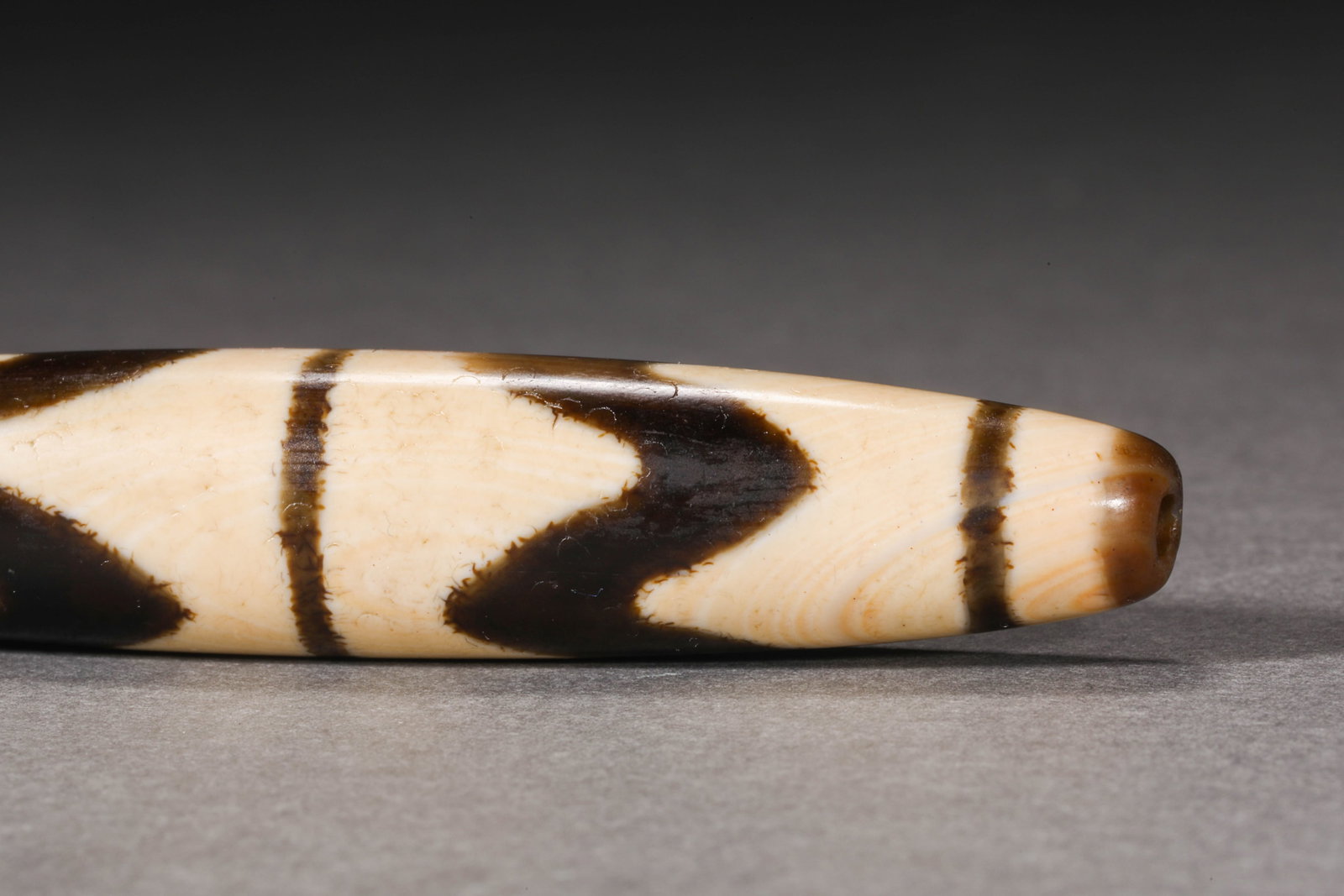 Ming Dynasty Double Tiger Teeth Dzi Beads - 4
