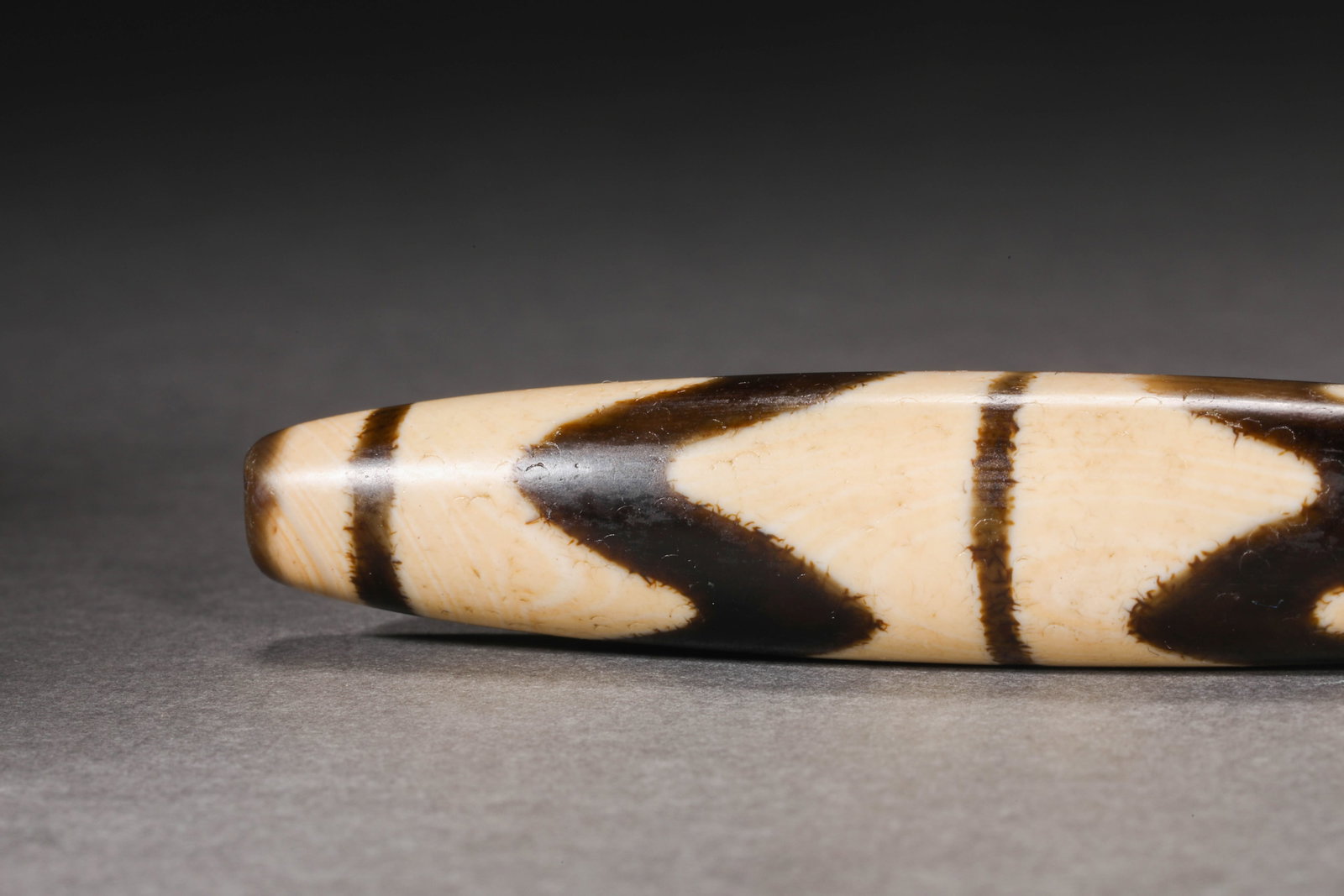 Ming Dynasty Double Tiger Teeth Dzi Beads - 5
