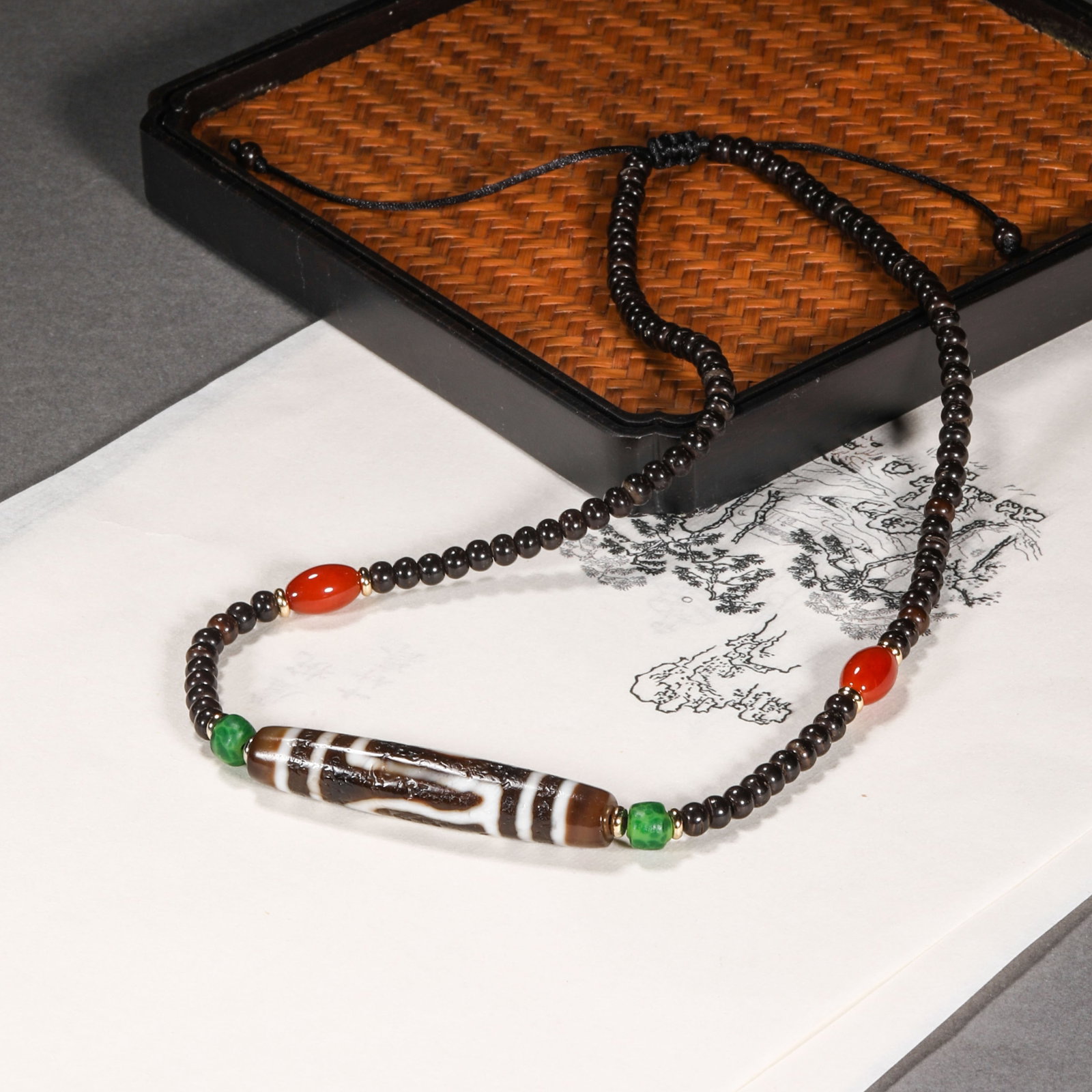 Tang Dynasty One-Sight Dzi Beads: Tang Dynasty One-Sight Dzi BeadsH5.8cm W1.2cm Wight25g