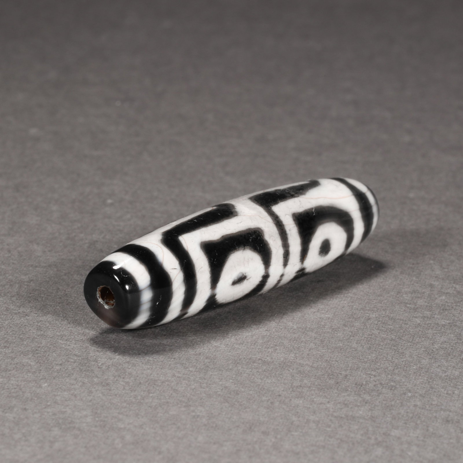 Ming Dynasty Fire Offering Four Eyes Dzi Beads: Ming Dynasty Fire Offering Four Eyes Dzi BeadsH4.5cm W1.1cm Wight8g