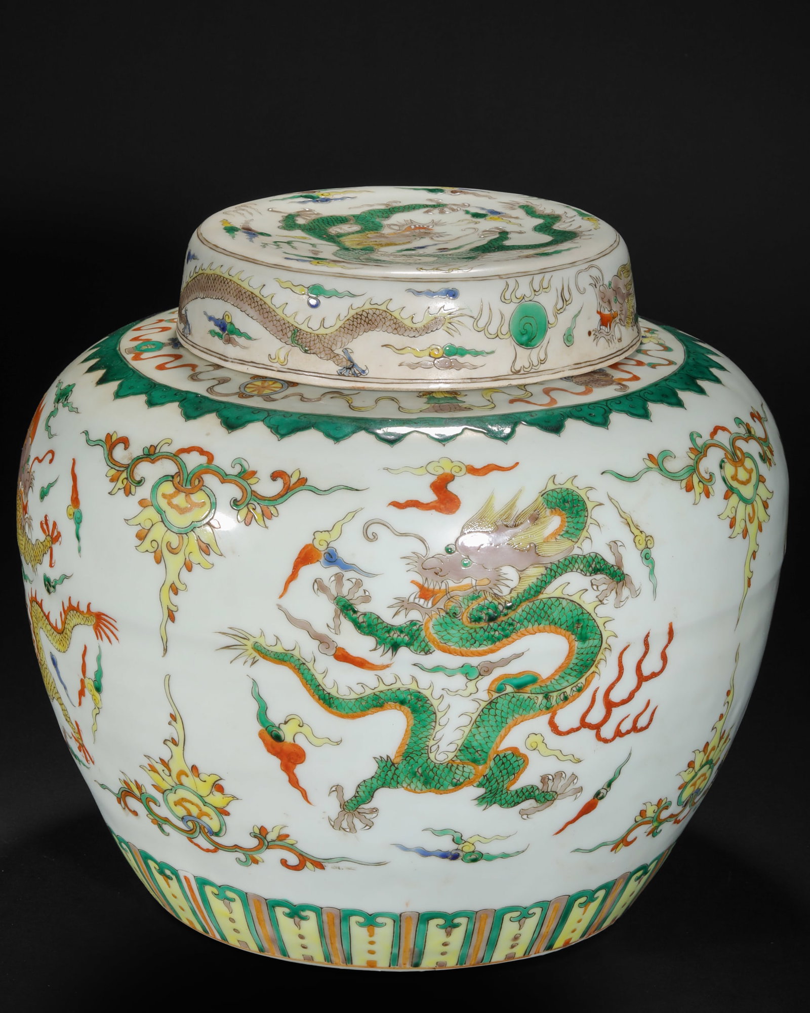 Qing Dynasty pastel dragon pattern covered jar - 11