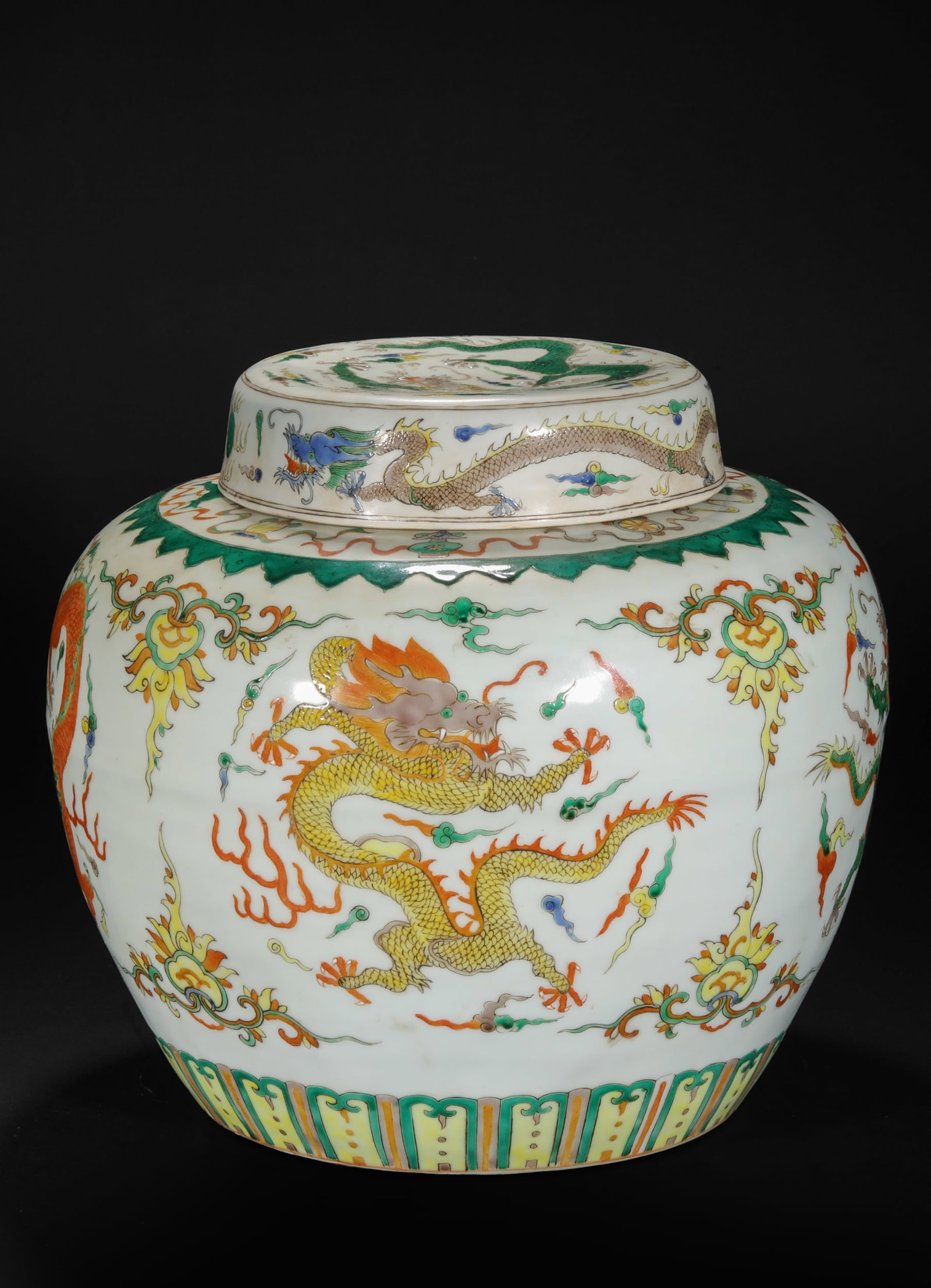 Qing Dynasty pastel dragon pattern covered jar - 9