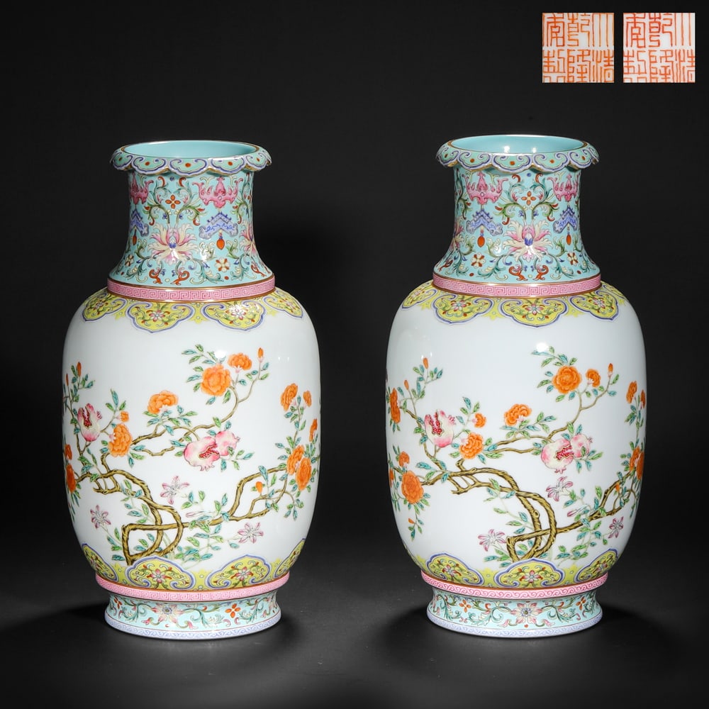 A pair of Qing Dynasty pastel flower-patterned vases: A pair of Qing Dynasty pastel flower-patterned vasesH34cm W17cm