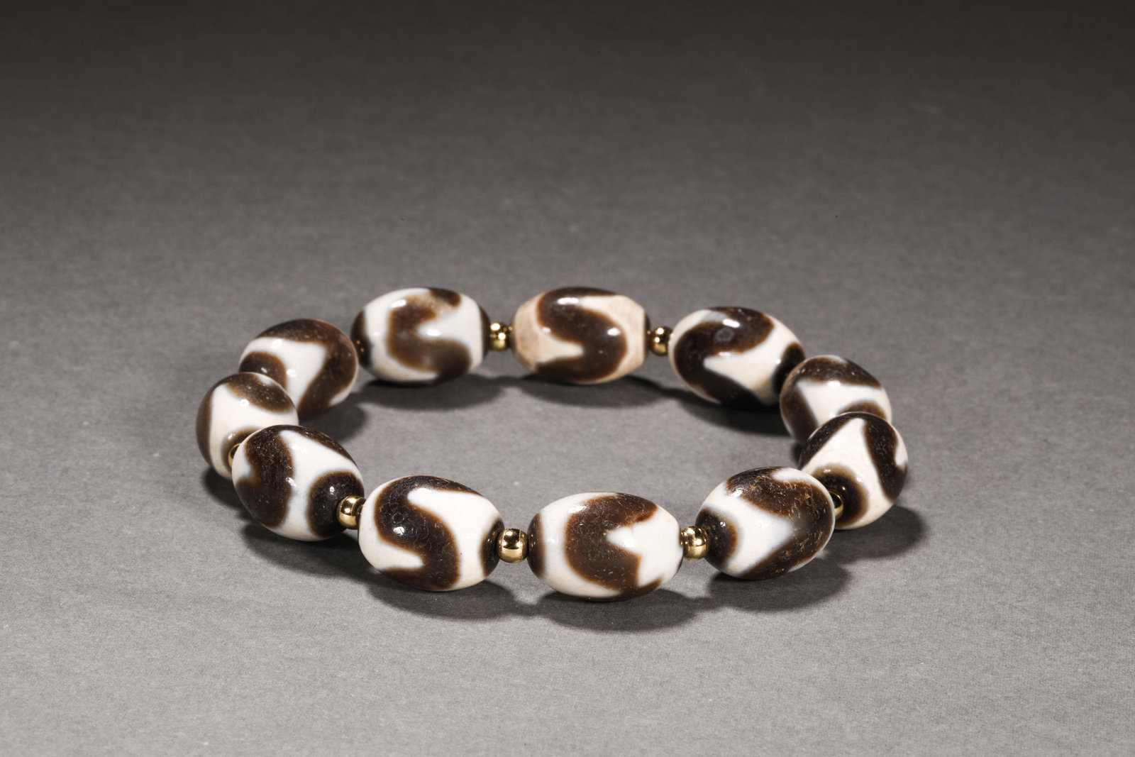 Ming Dynasty Tiger Tooth Dzi Beads - 4