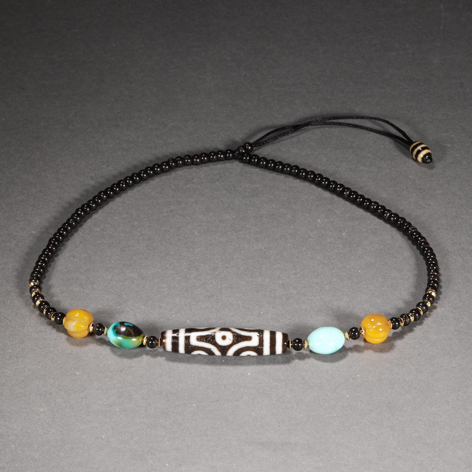 Tang Dynasty Six Eyes Dzi Beads: Tang Dynasty Six Eyes Dzi BeadsH5.2cm W1.2cm Wight27g