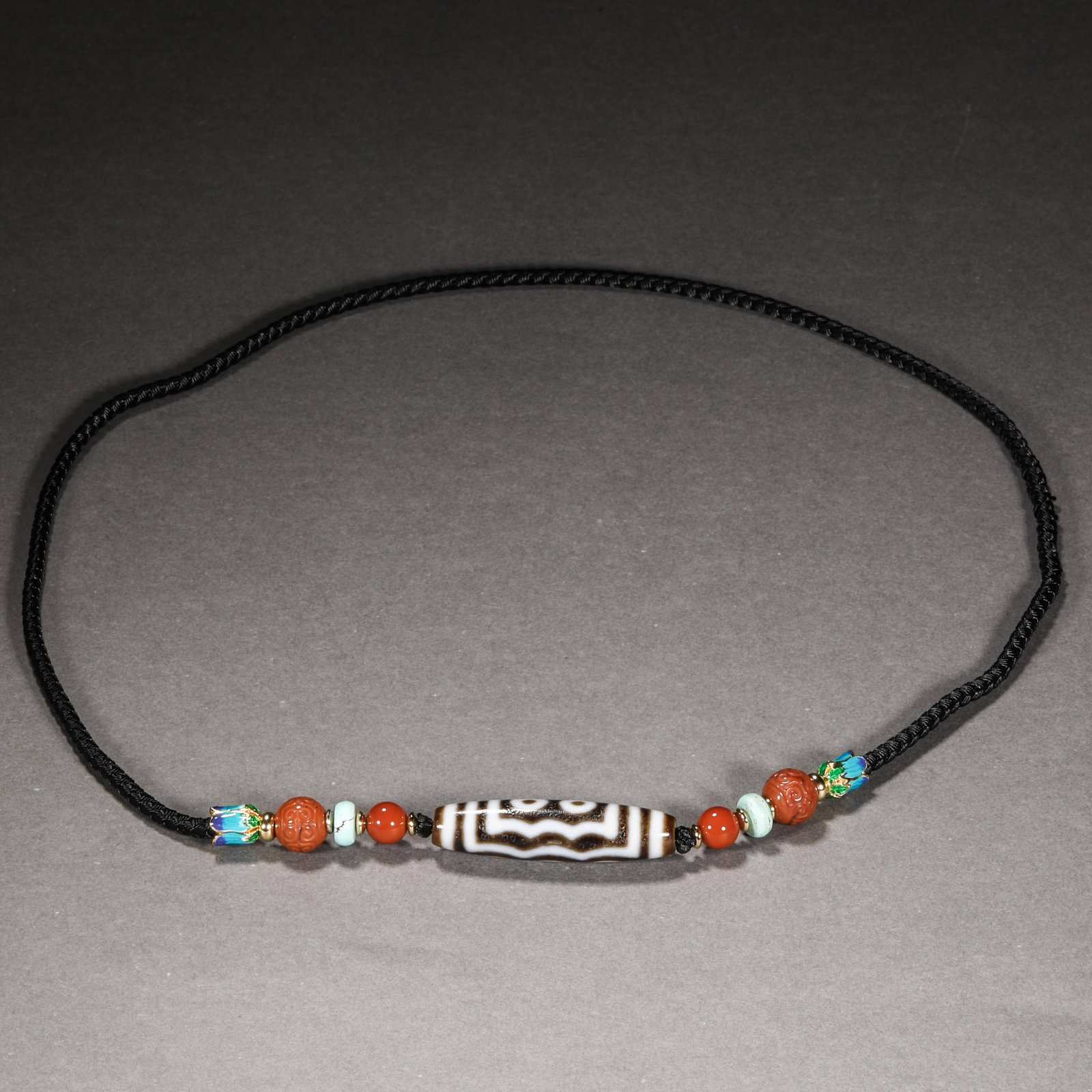 Ming Dynasty Five Eyes Dzi Beads: Ming Dynasty Five Eyes Dzi BeadsH4.8cm W1.2cm Wight25g