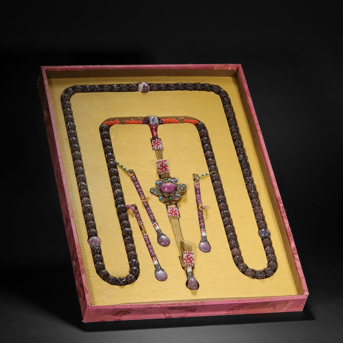 Qing Dynasty carved agarwood beads: Qing Dynasty carved agarwood beadsD1.5cm