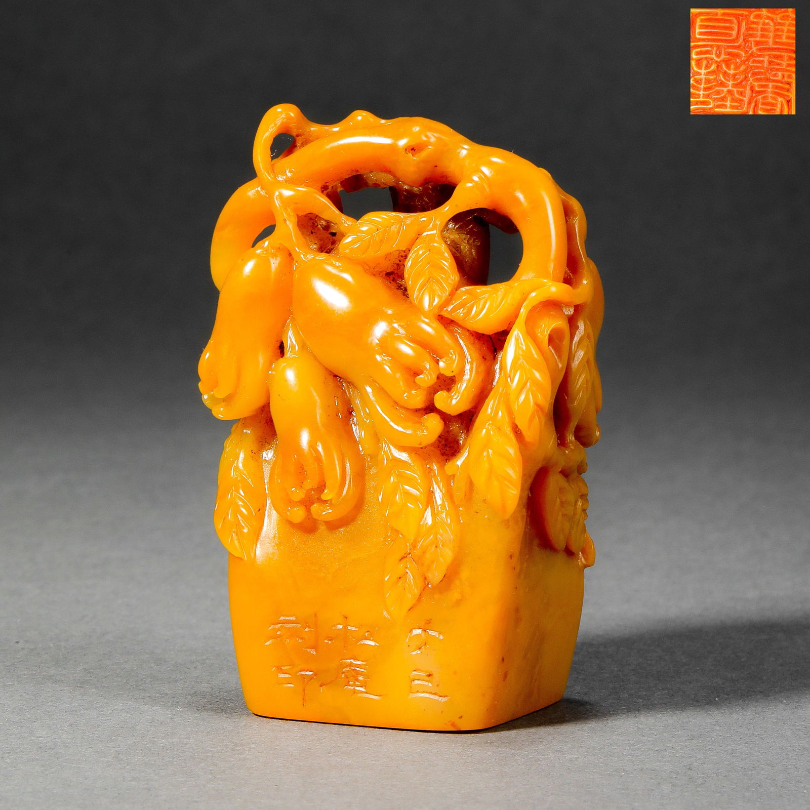 Qing Dynasty Shoushan Tianhuang stone Buddha hand seal: Qing Dynasty Shoushan Tianhuang stone Buddha hand sealH7cm W4.5cm Weight126g
