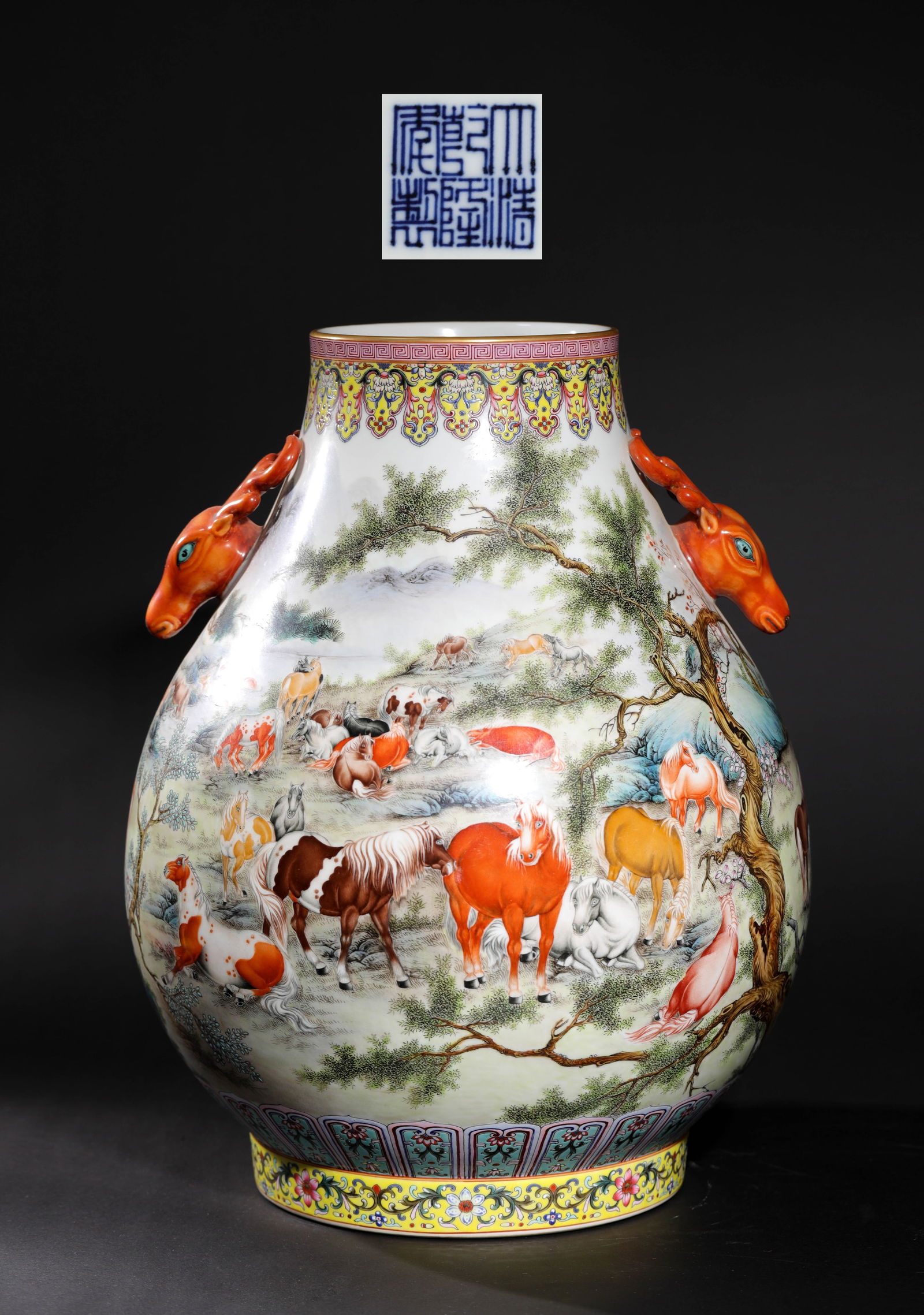 Qing Dynasty famille rose deer head statue: Qing Dynasty famille rose deer head statueH45cm W35cm