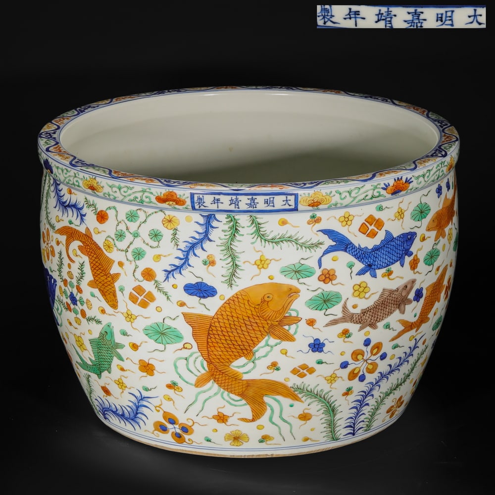 Ming Dynasty colorful fish and grass cylinder: Ming Dynasty colorful fish and grass cylinderH37cm W54cm