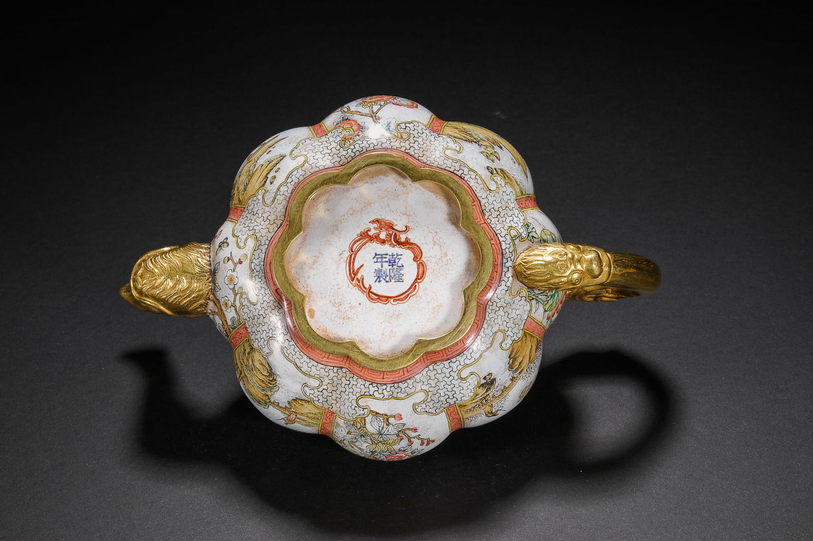 Qing Dynasty painted enamel melon teapot - 9