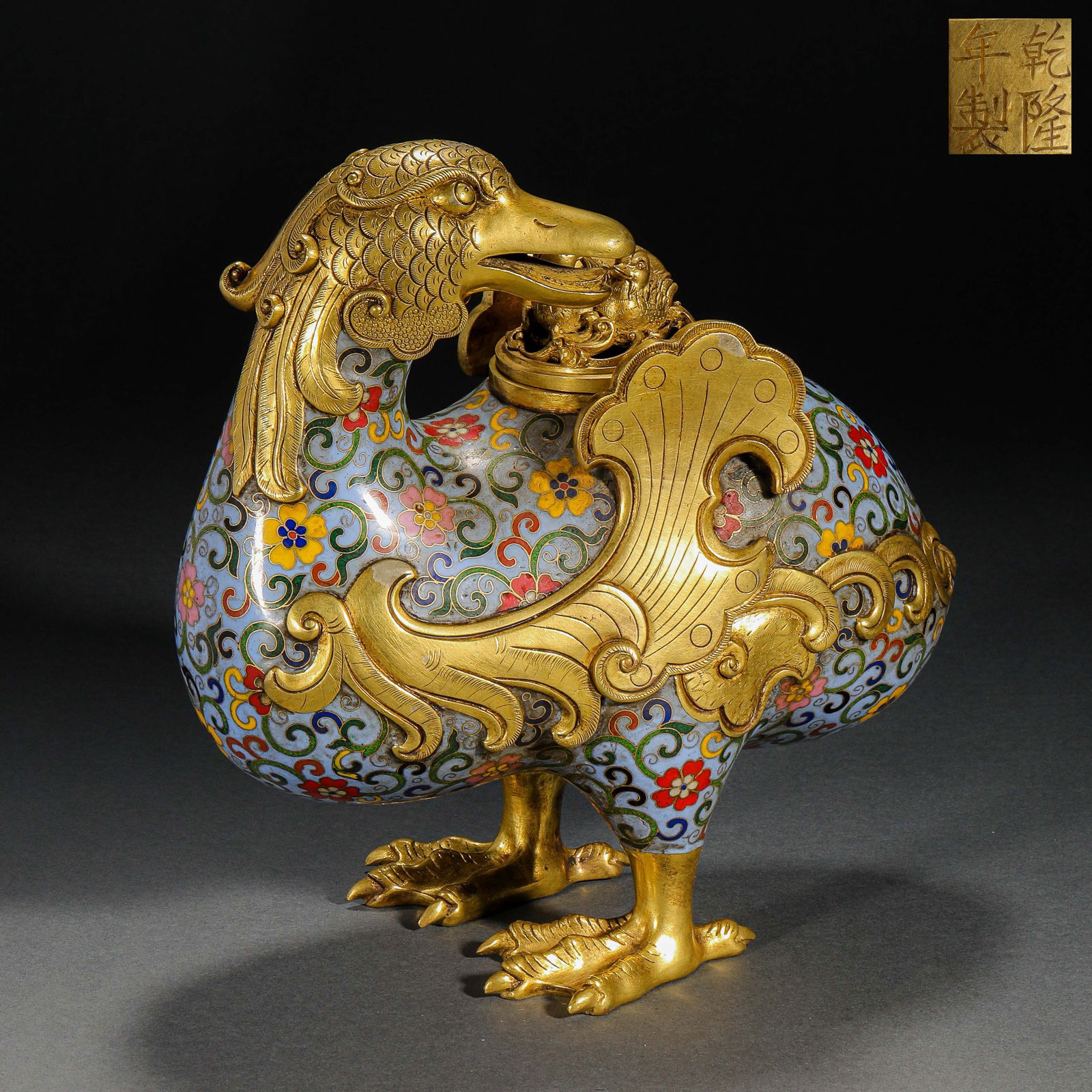 Qing Dynasty gilt filigree enamel duck-shaped incense burner: Qing Dynasty gilt filigree enamel duck-shaped incense burnerH24cm W10.5cm Weight3787g