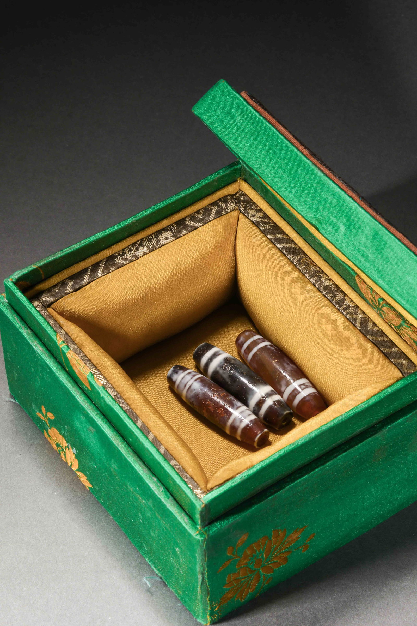 Ming Dynasty fire offering four-thread beads - 11