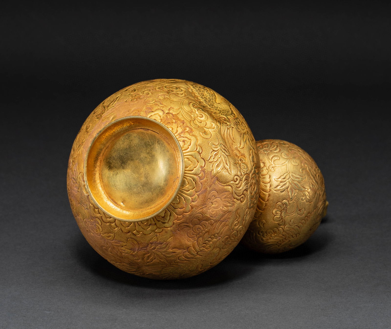 Pre-Ming Dynasty gold gourd vase with phoenix pattern - 8